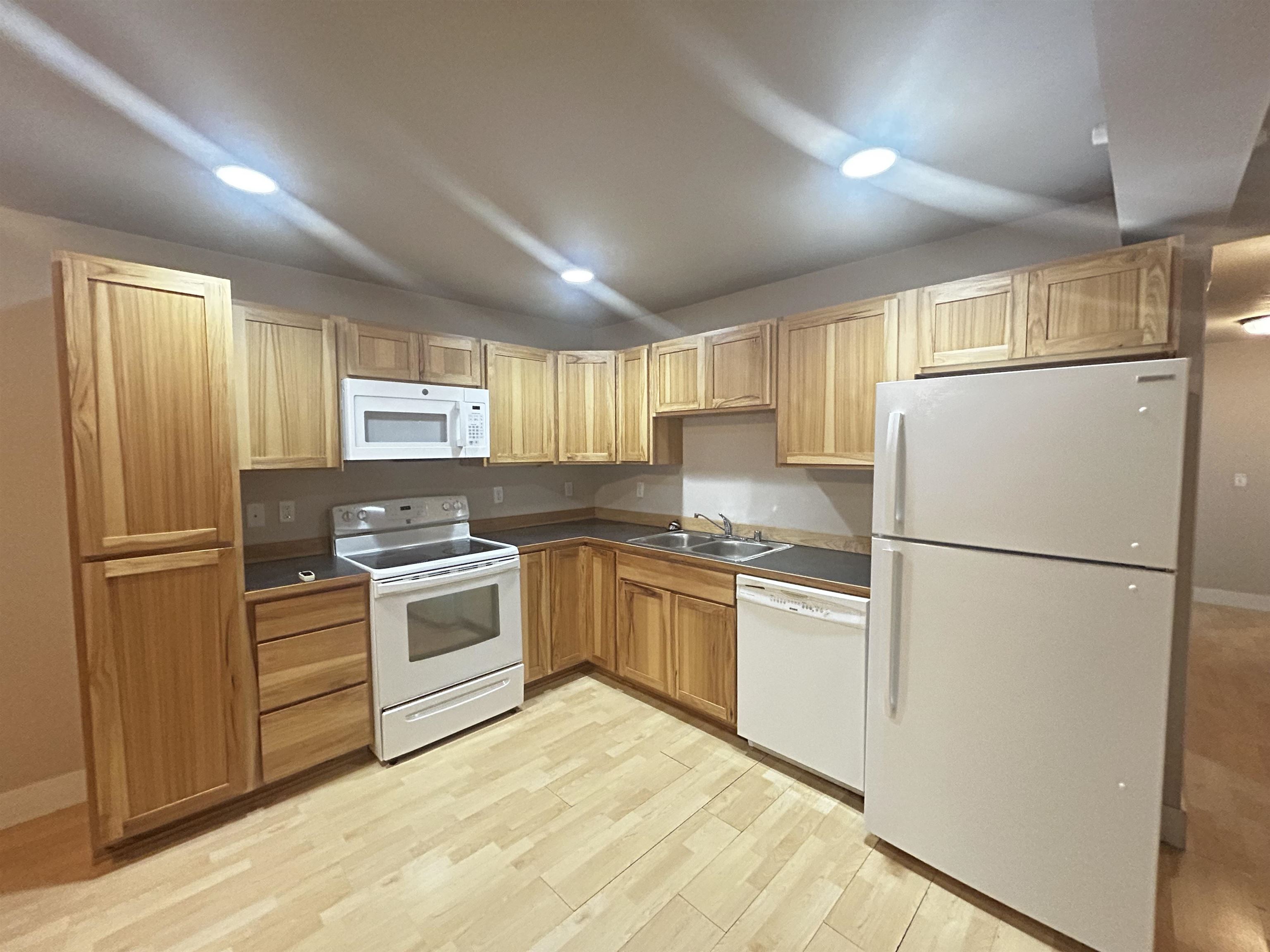 17 5TH St - Photo 2