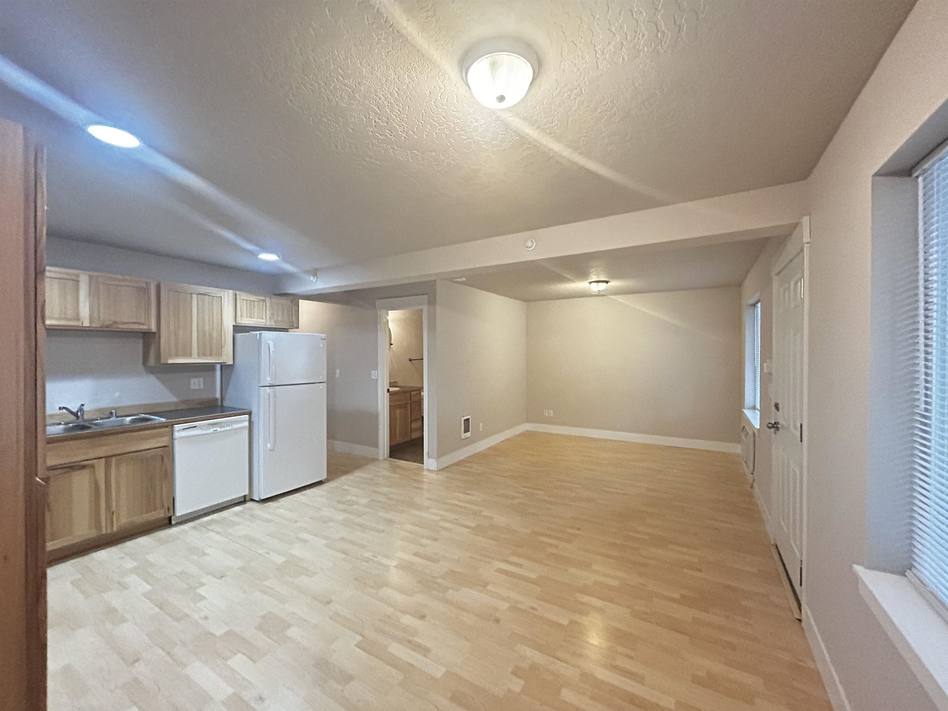 17 5TH St - Photo 4