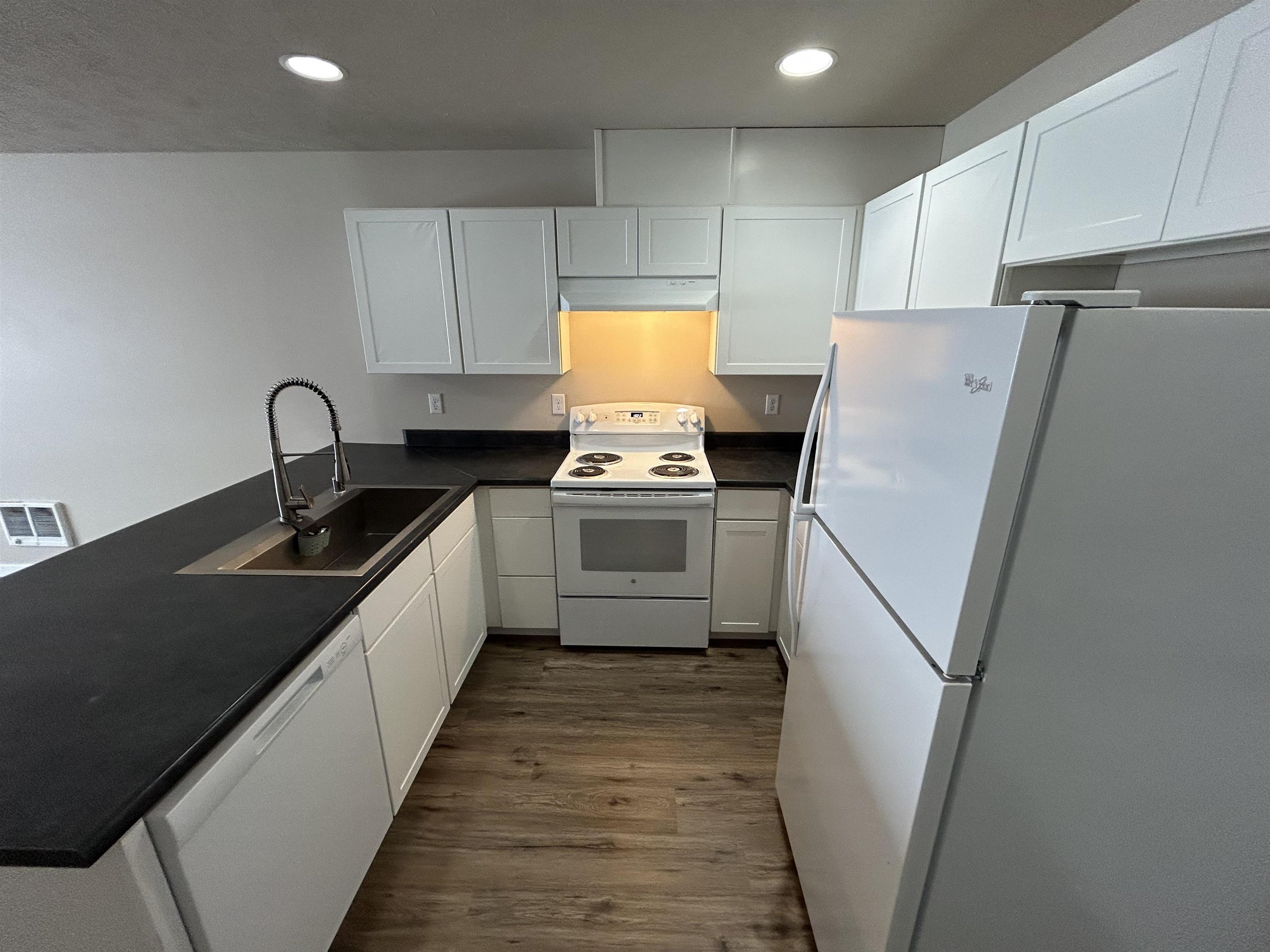 308-318 W 3rd St - Photo 11