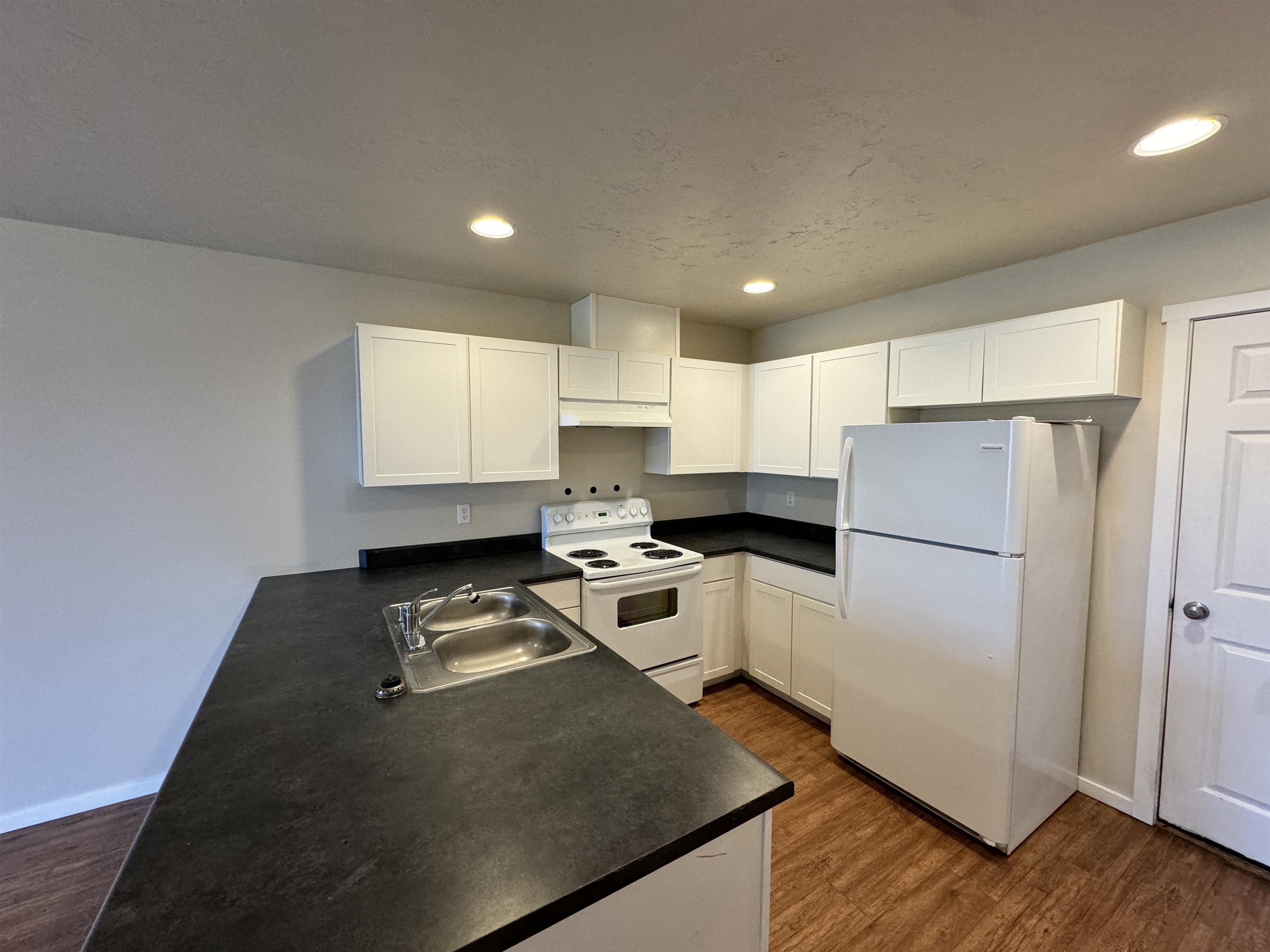 308-318 W 3rd St - Photo 27