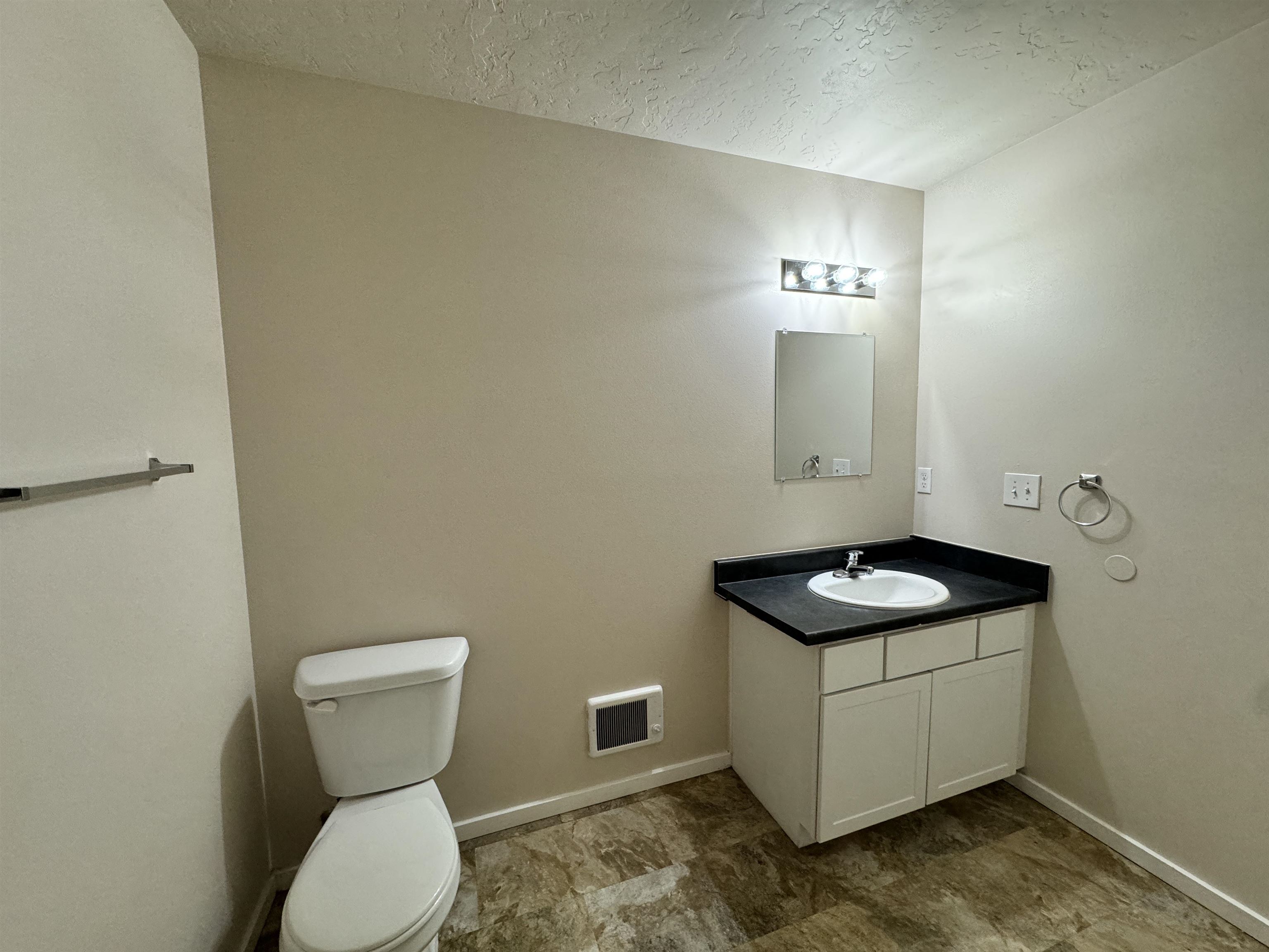 308-318 W 3rd St - Photo 32