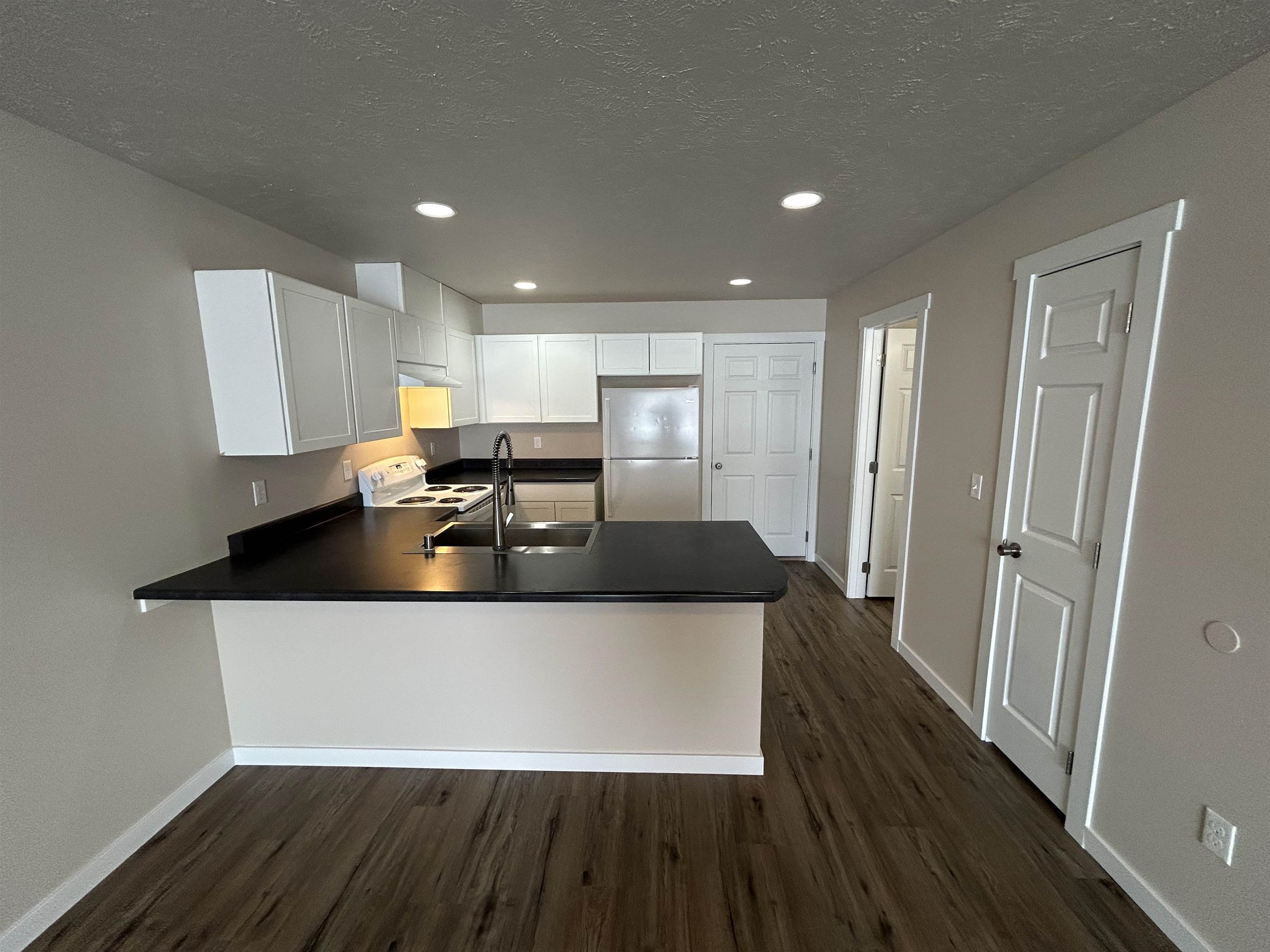 308-318 W 3rd St - Photo 8