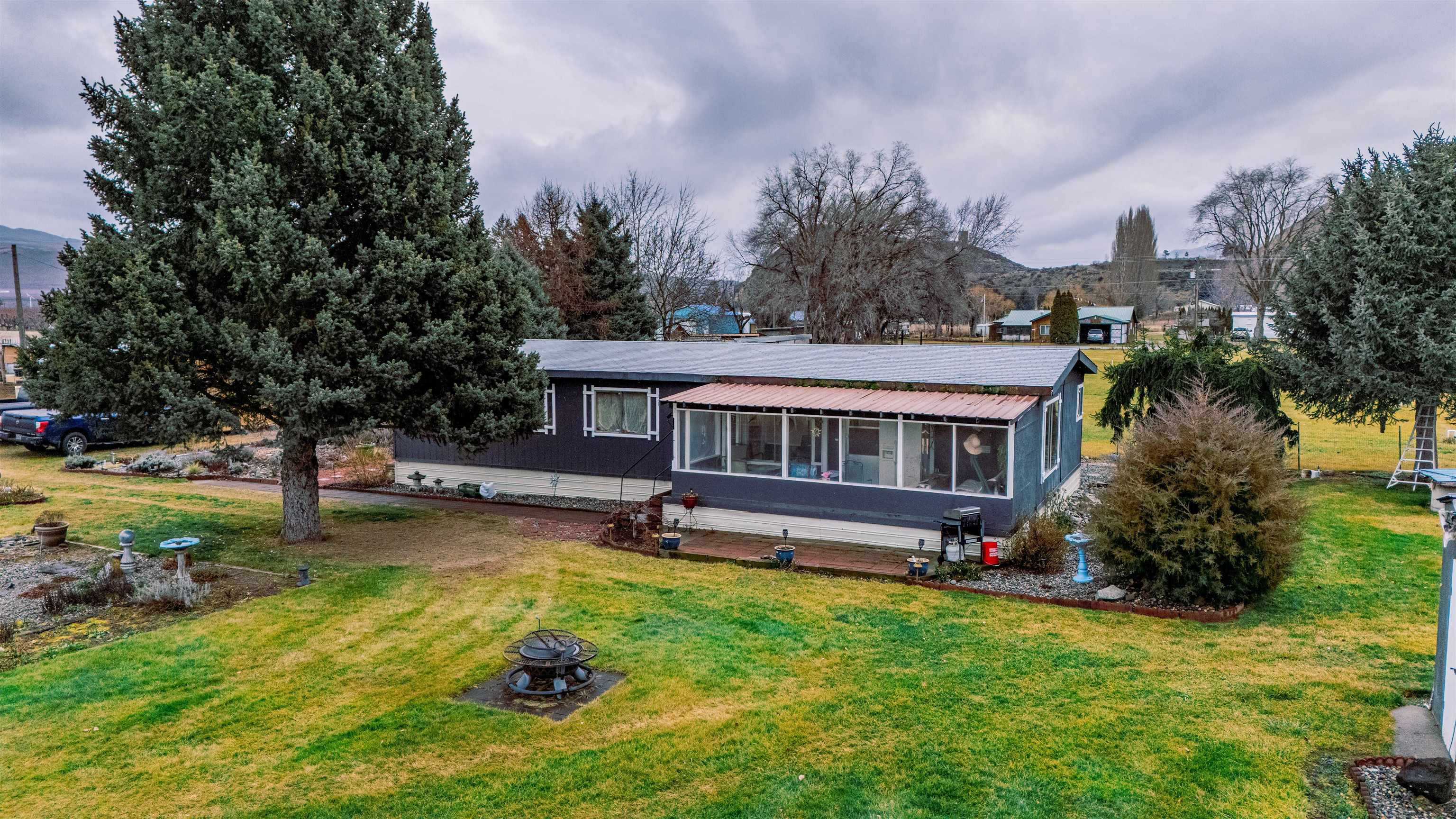 213 Davis Ave - Photo 2