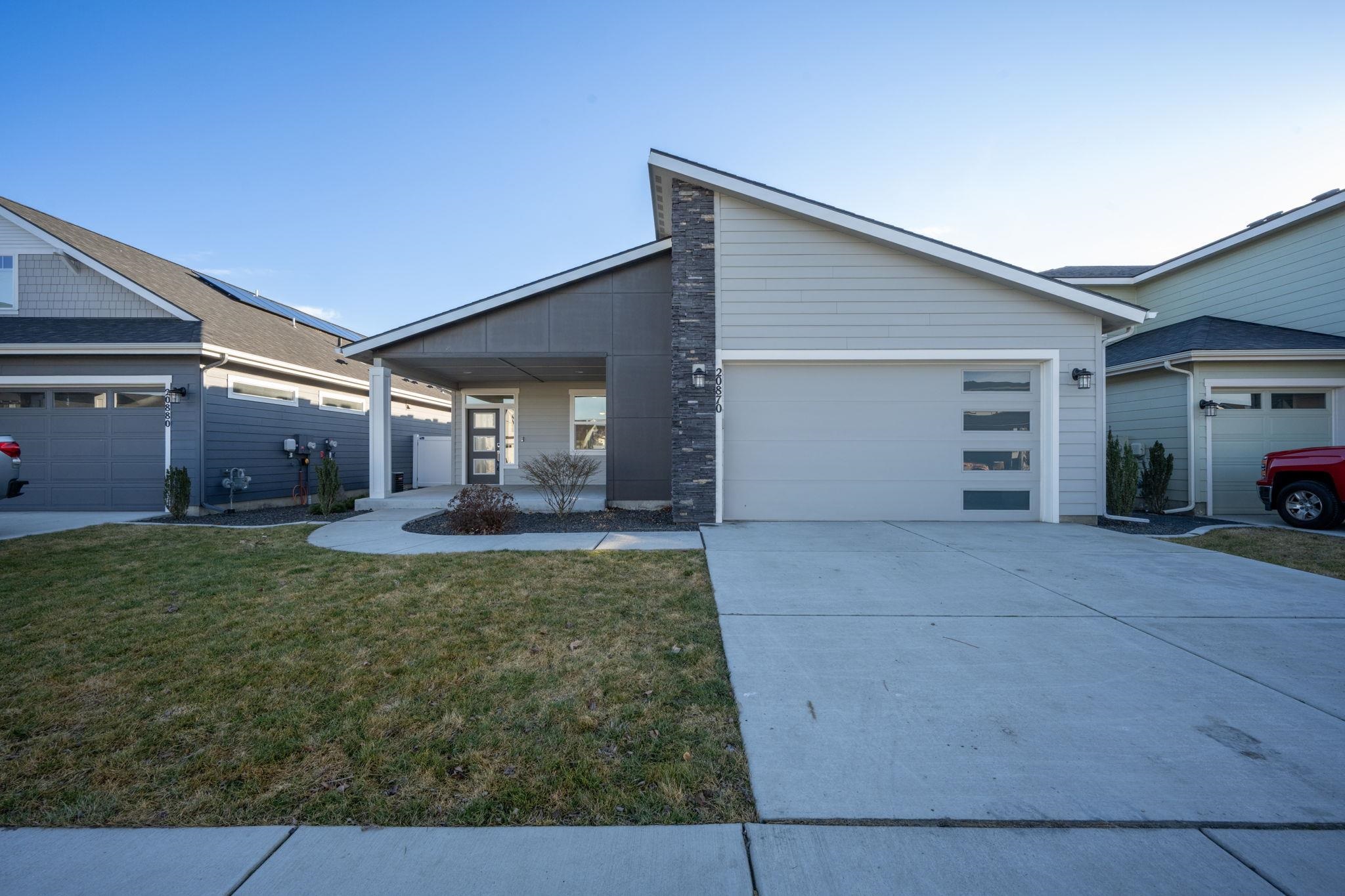 20870 E Deschutes Ave - Photo 1
