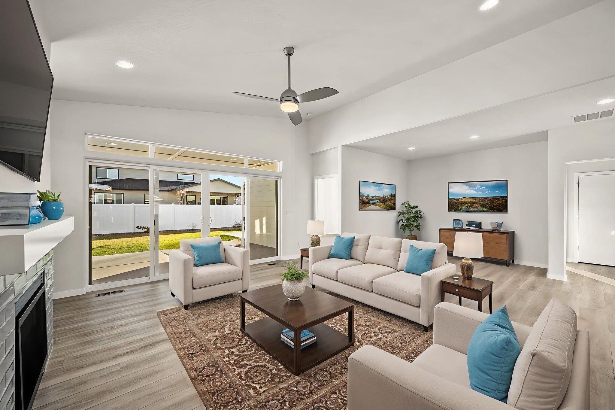 20870 E Deschutes Ave - Photo 3
