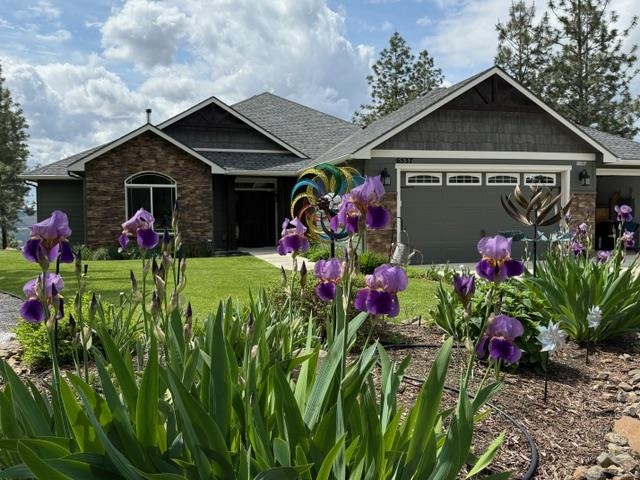 6537 Pine Ridge Way