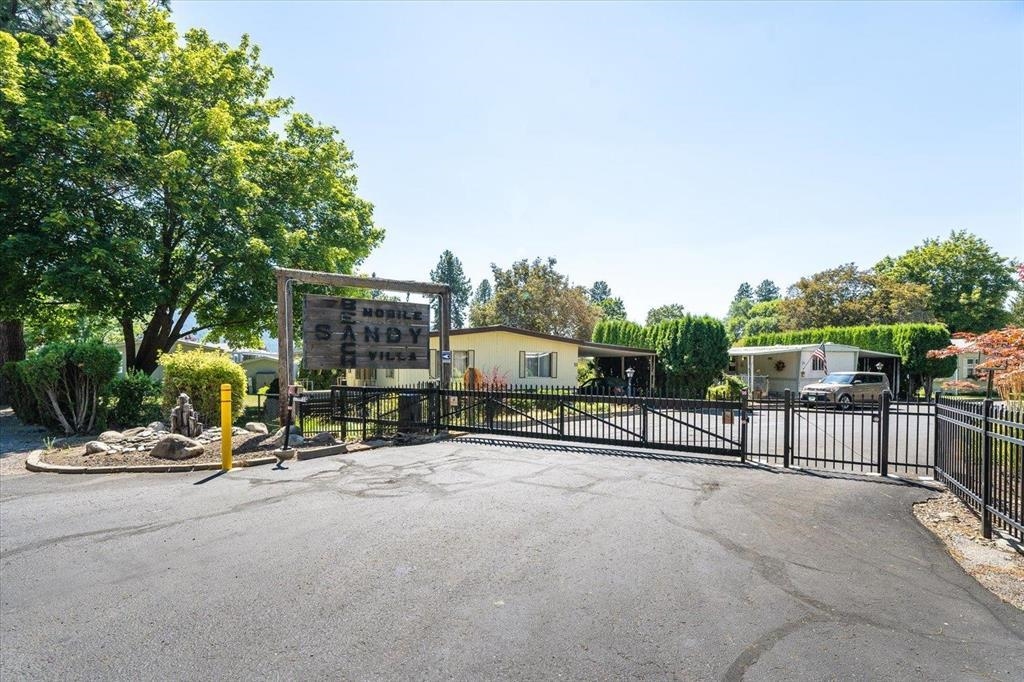 208 S NEYLAND St - Photo 40