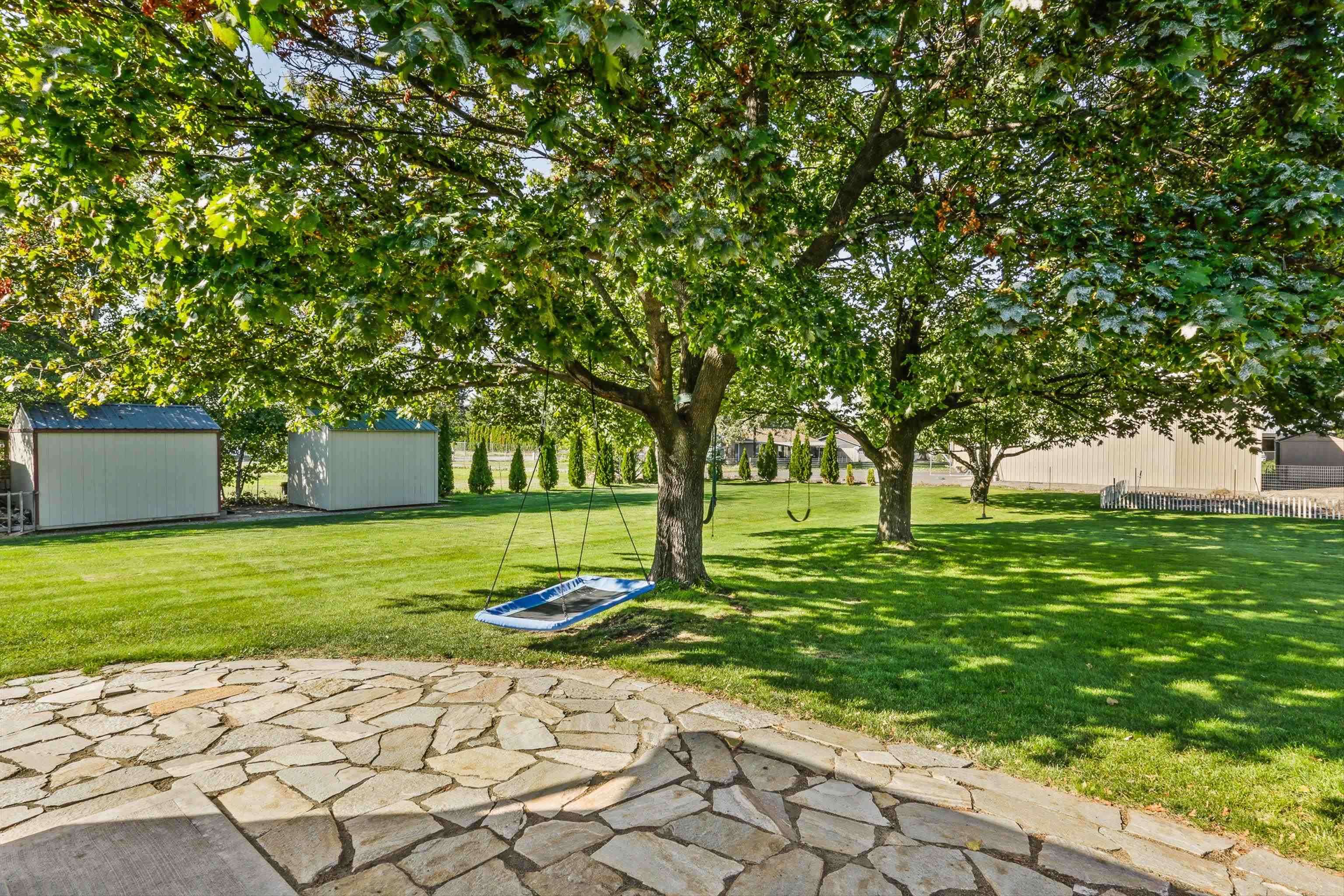 18721 E 8th Ave - Photo 35