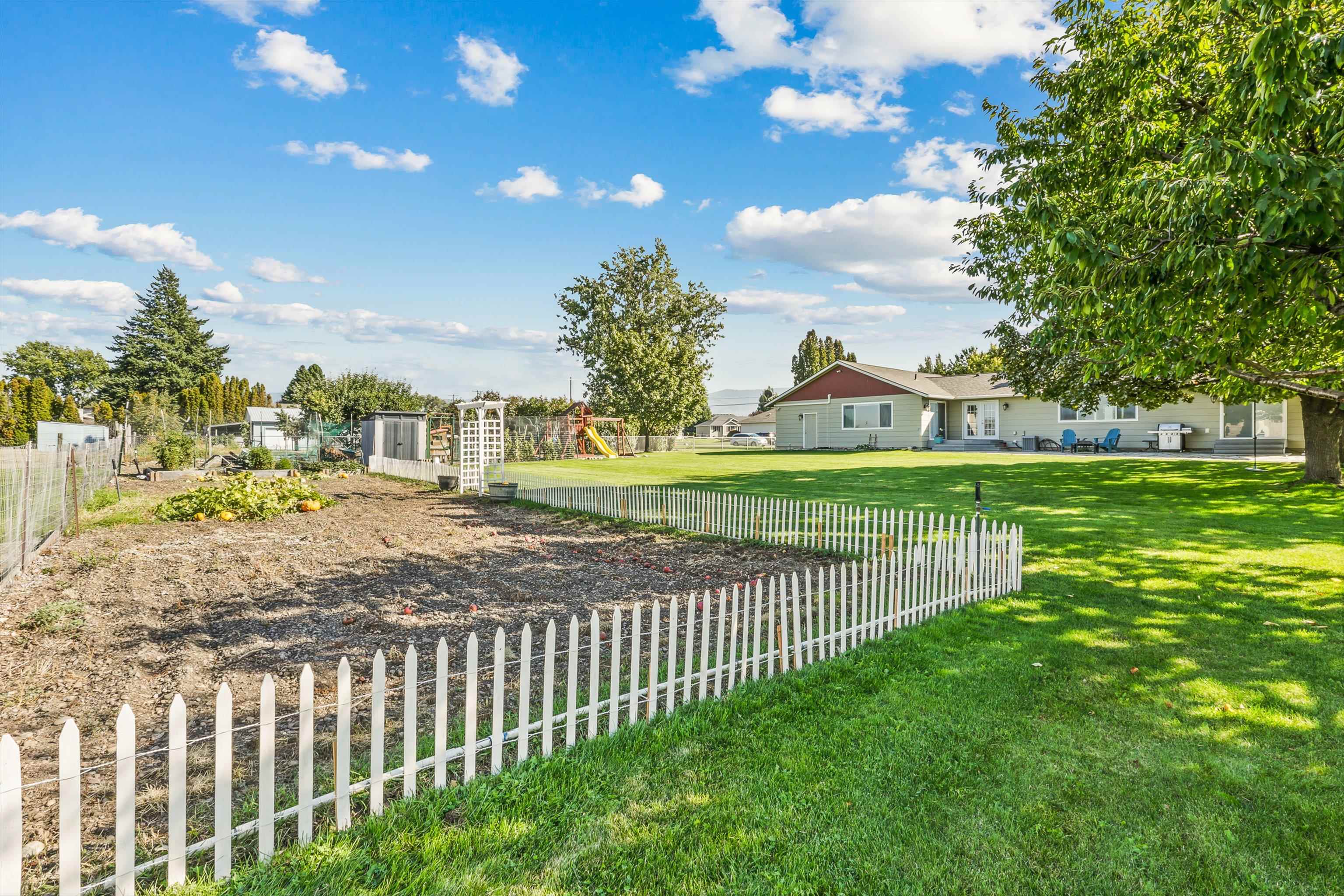 18721 E 8th Ave - Photo 37