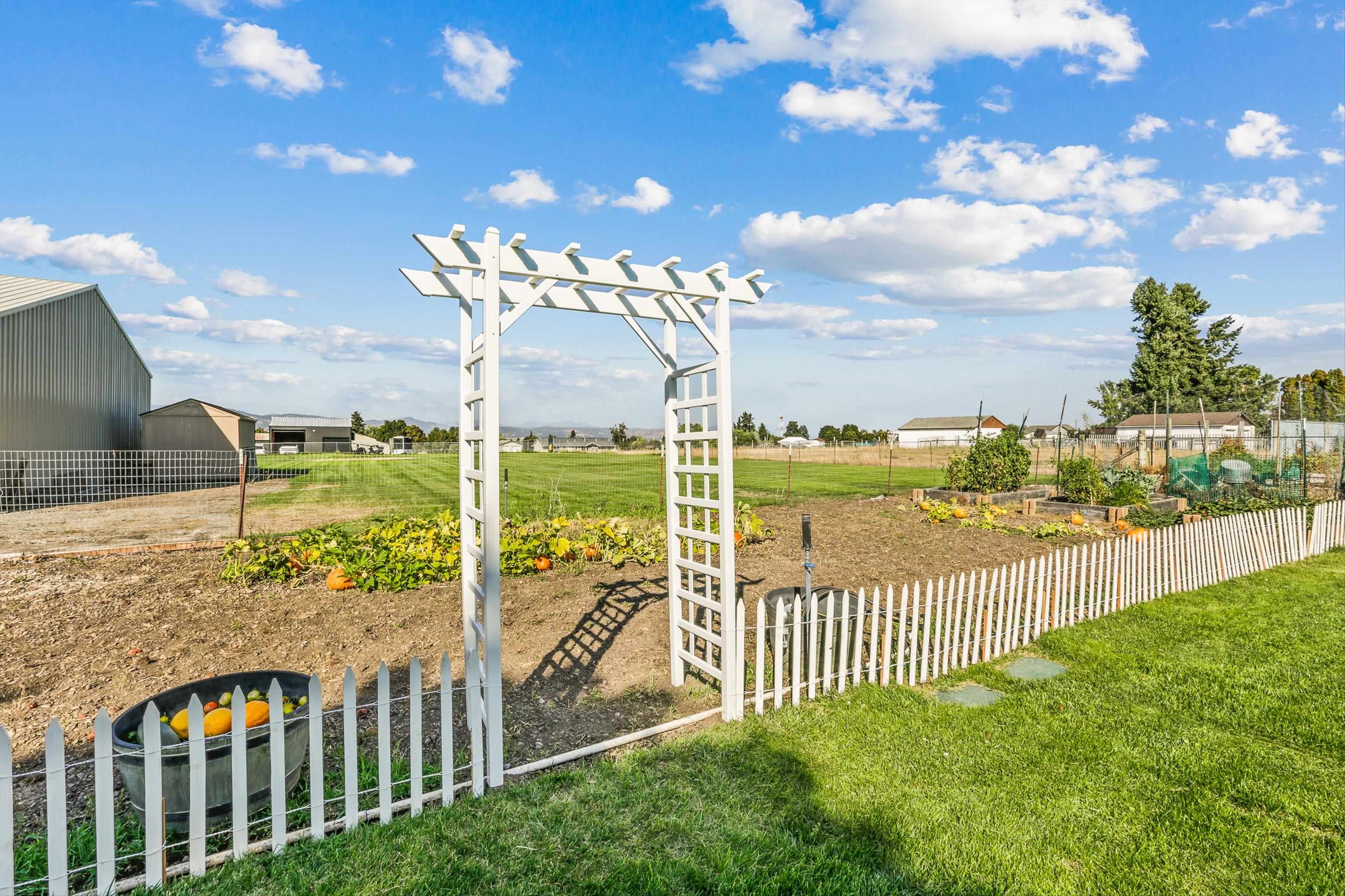 18721 E 8th Ave - Photo 38