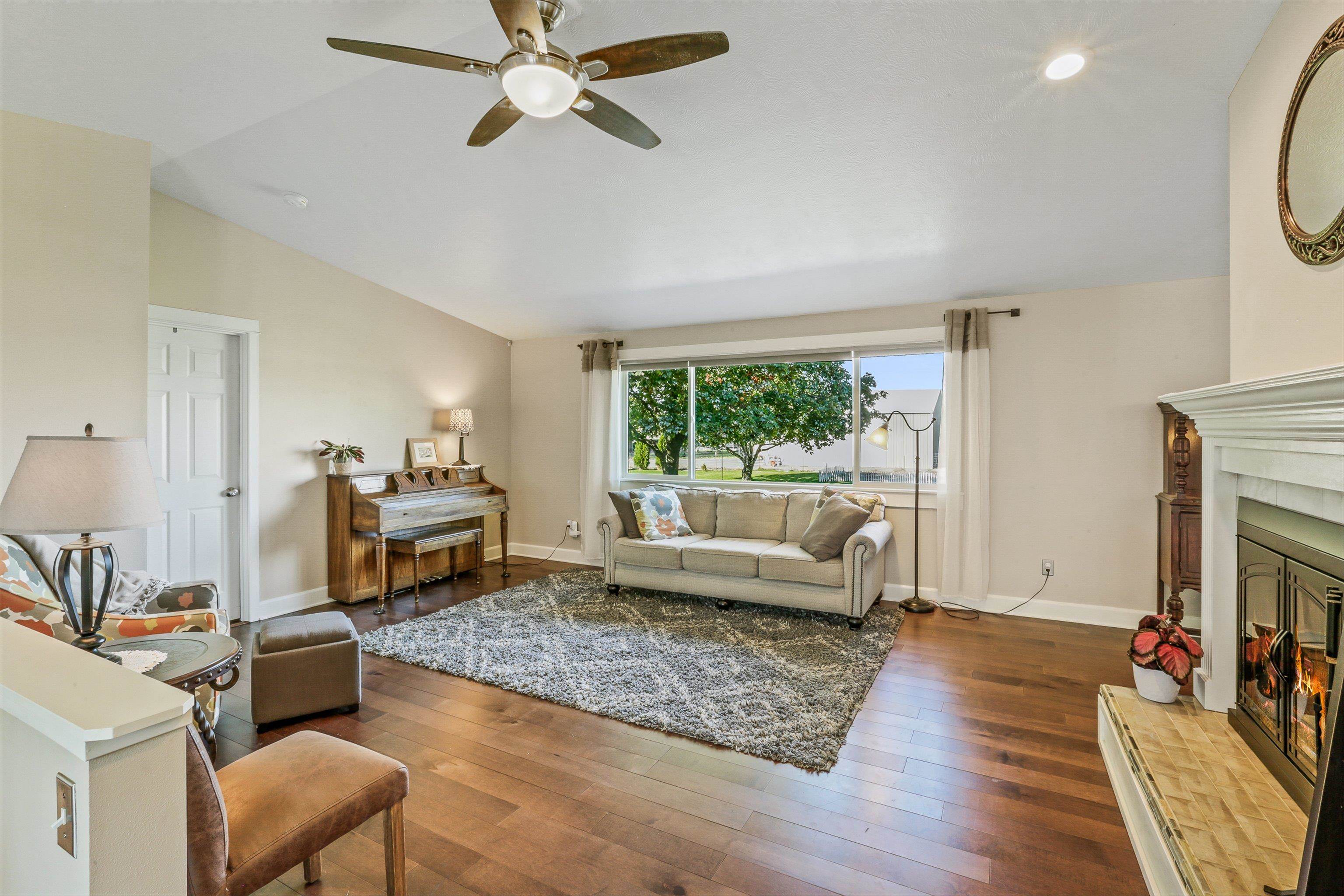18721 E 8th Ave - Photo 9