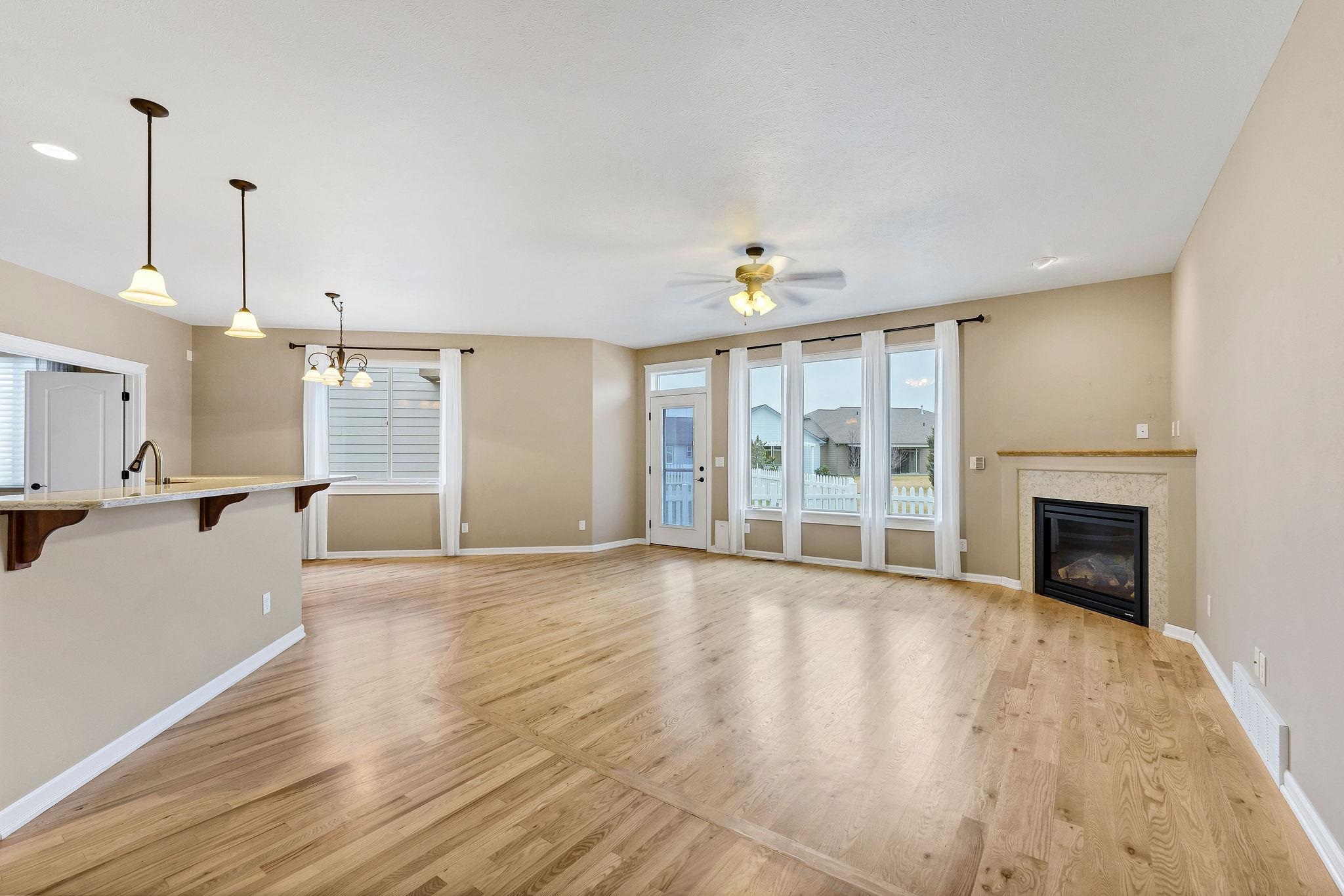 14411 E 5th Ln - Photo 4