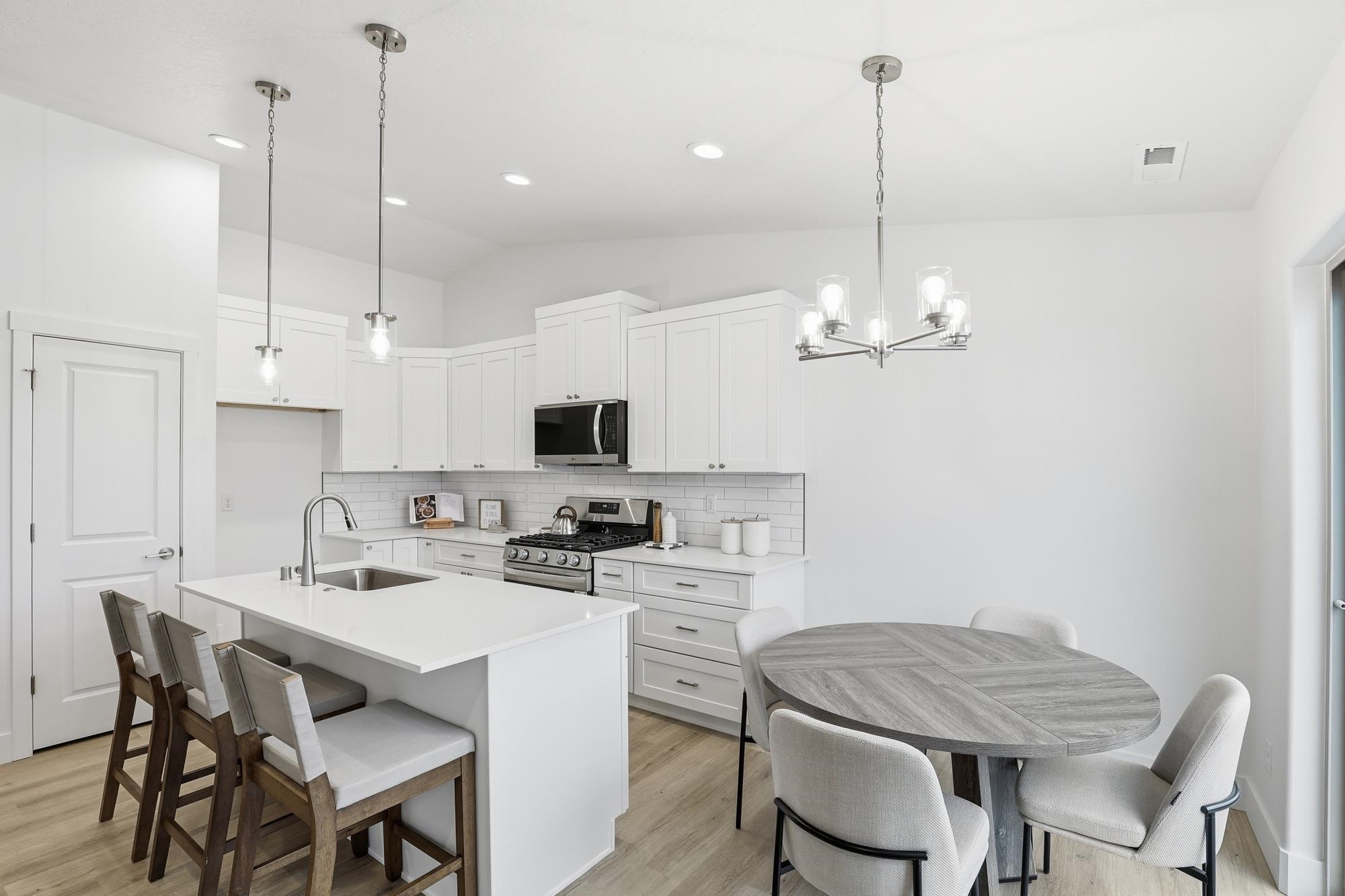 16 W 12th St - Photo 9