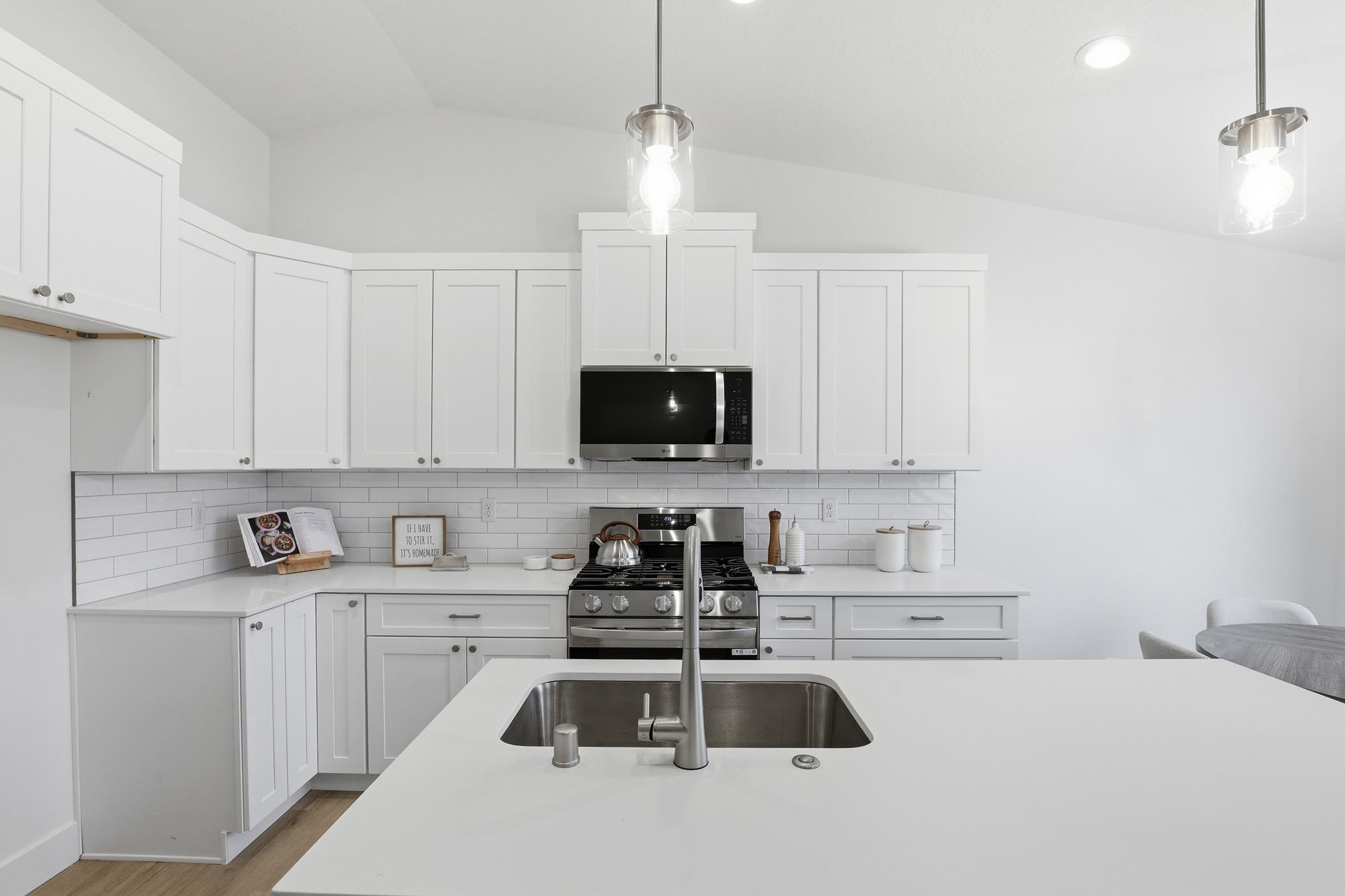 16 W 12th St - Photo 10