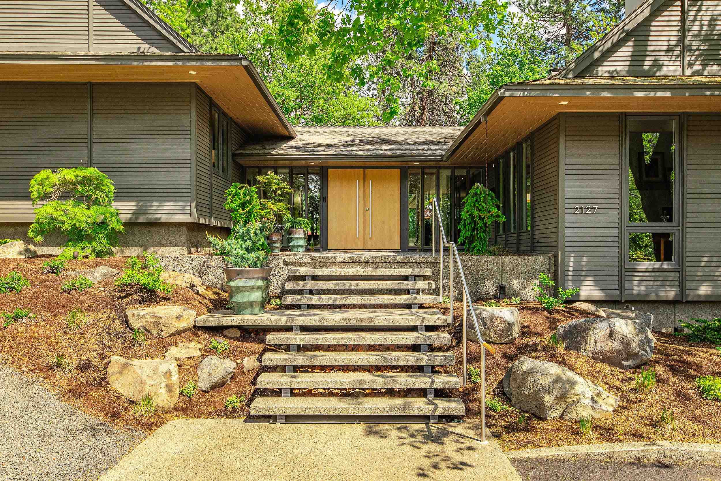 2127 S Helena St - Photo 3