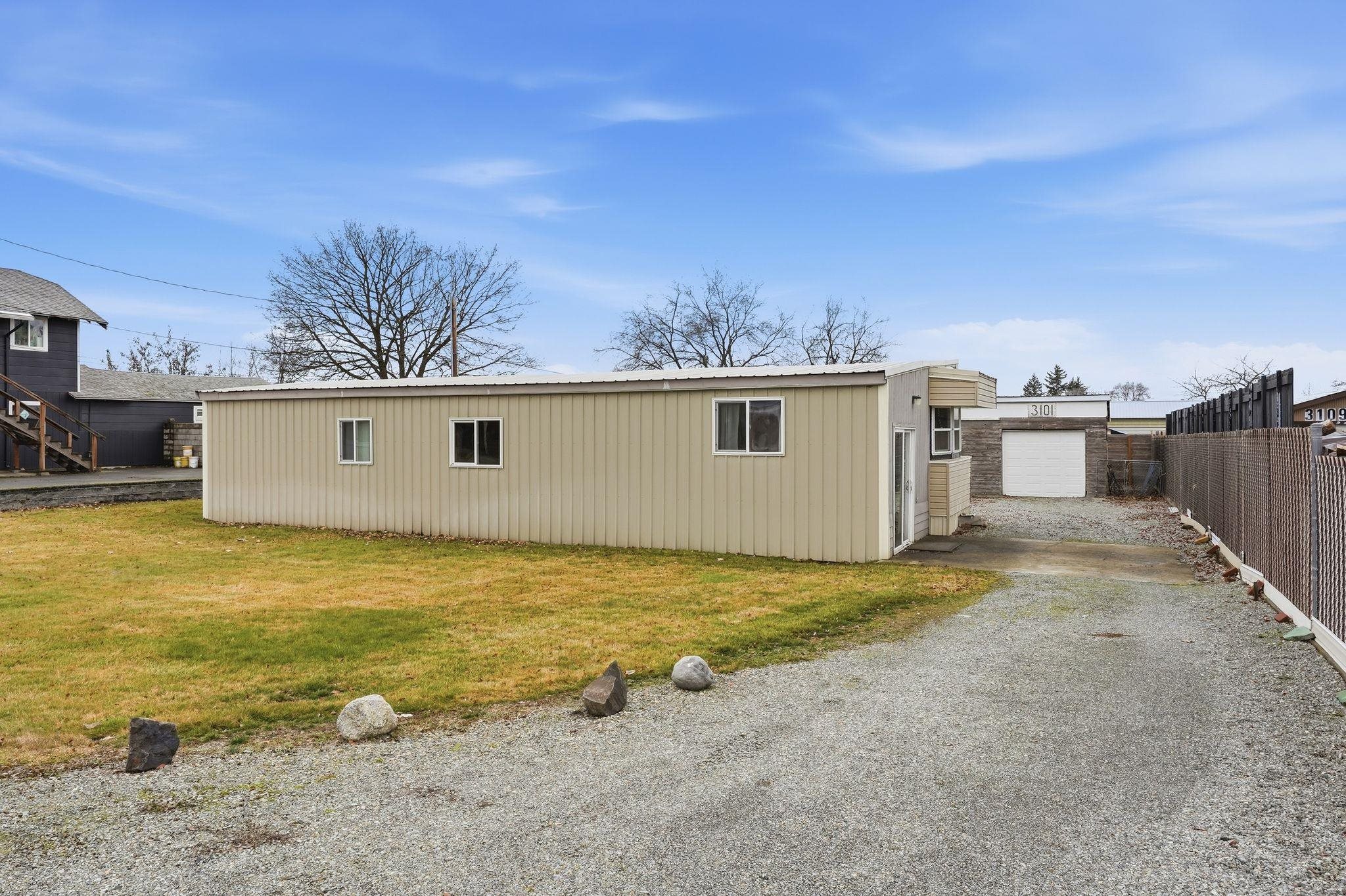 3101 N FOWLER Rd - Photo 1