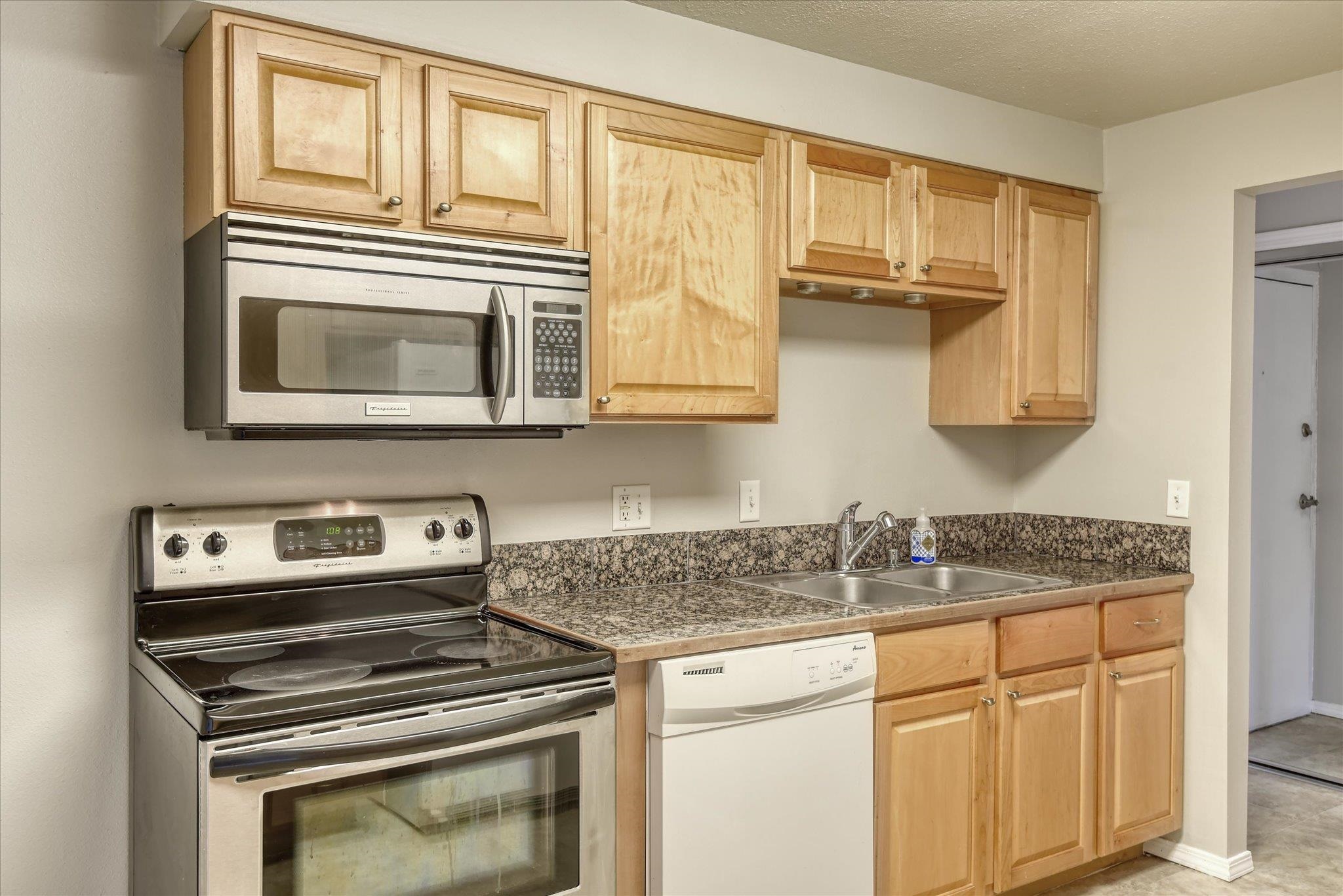 1418 W 6th Ave - Photo 13