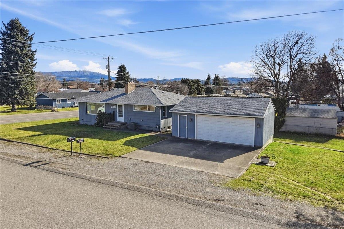 13020 E Valleyway Ave - Photo 3