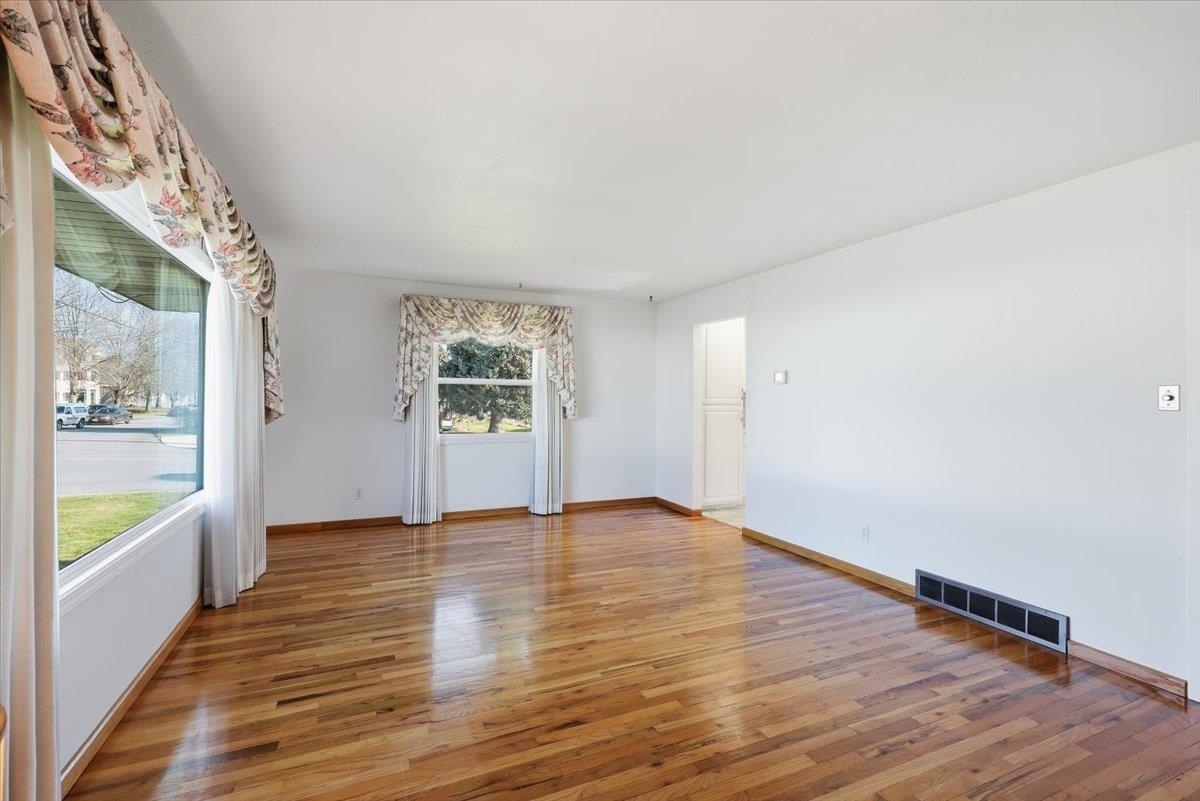 13020 E Valleyway Ave - Photo 7