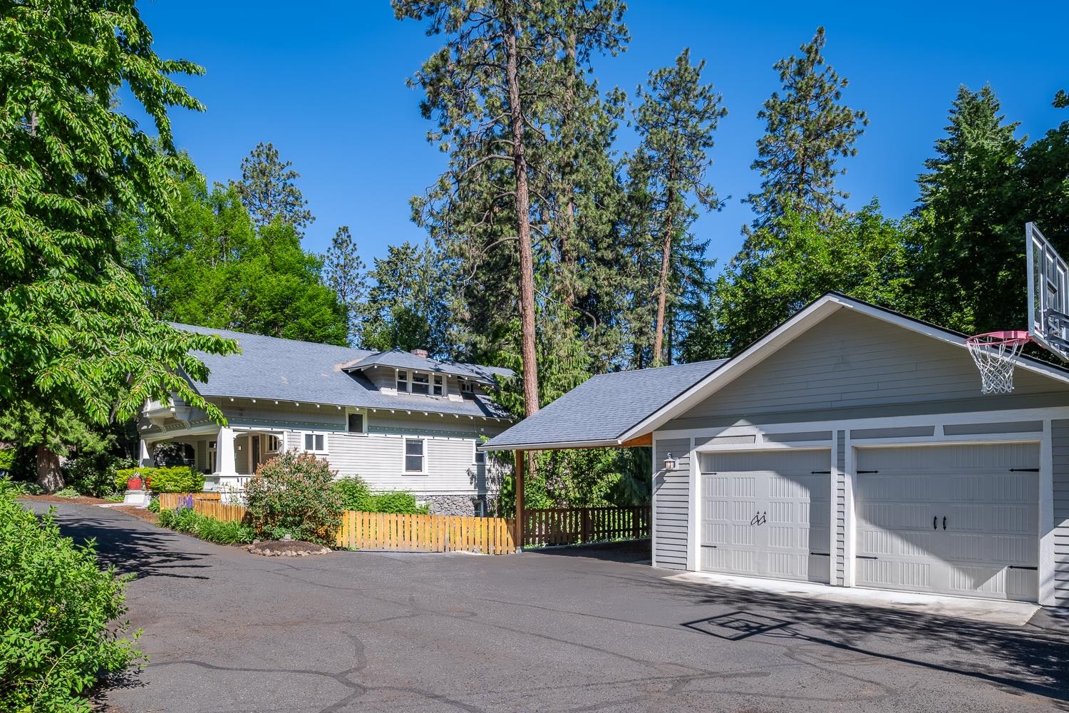 917 E 20TH Ave - Photo 3