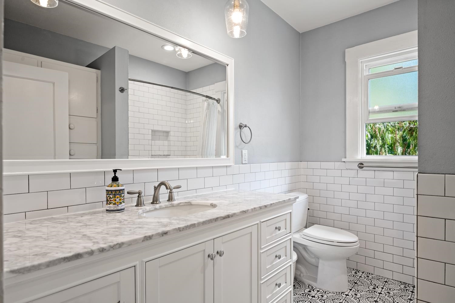 917 E 20TH Ave - Photo 22