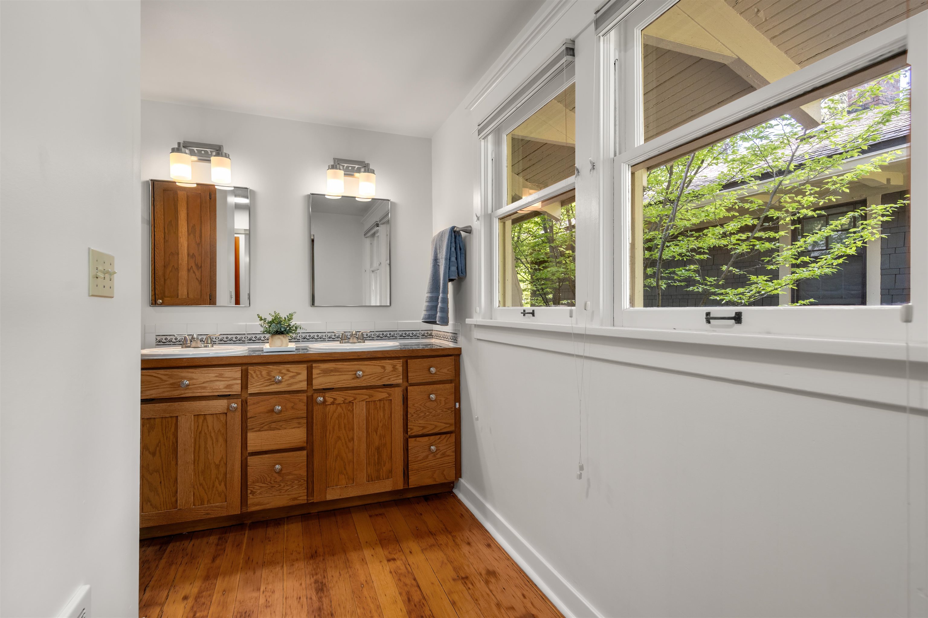 917 E 20TH Ave - Photo 42