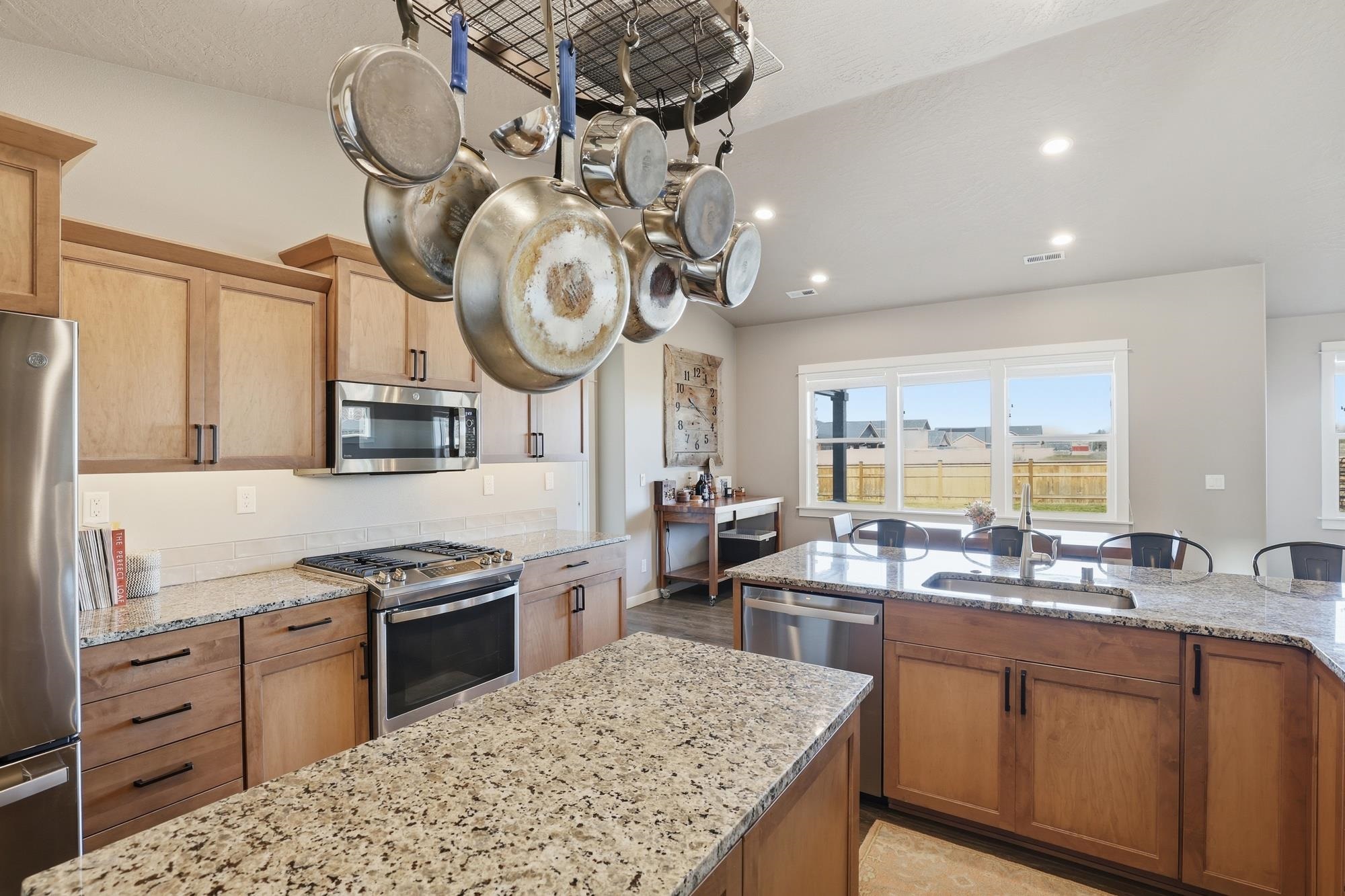 15 E 12th St - Photo 11
