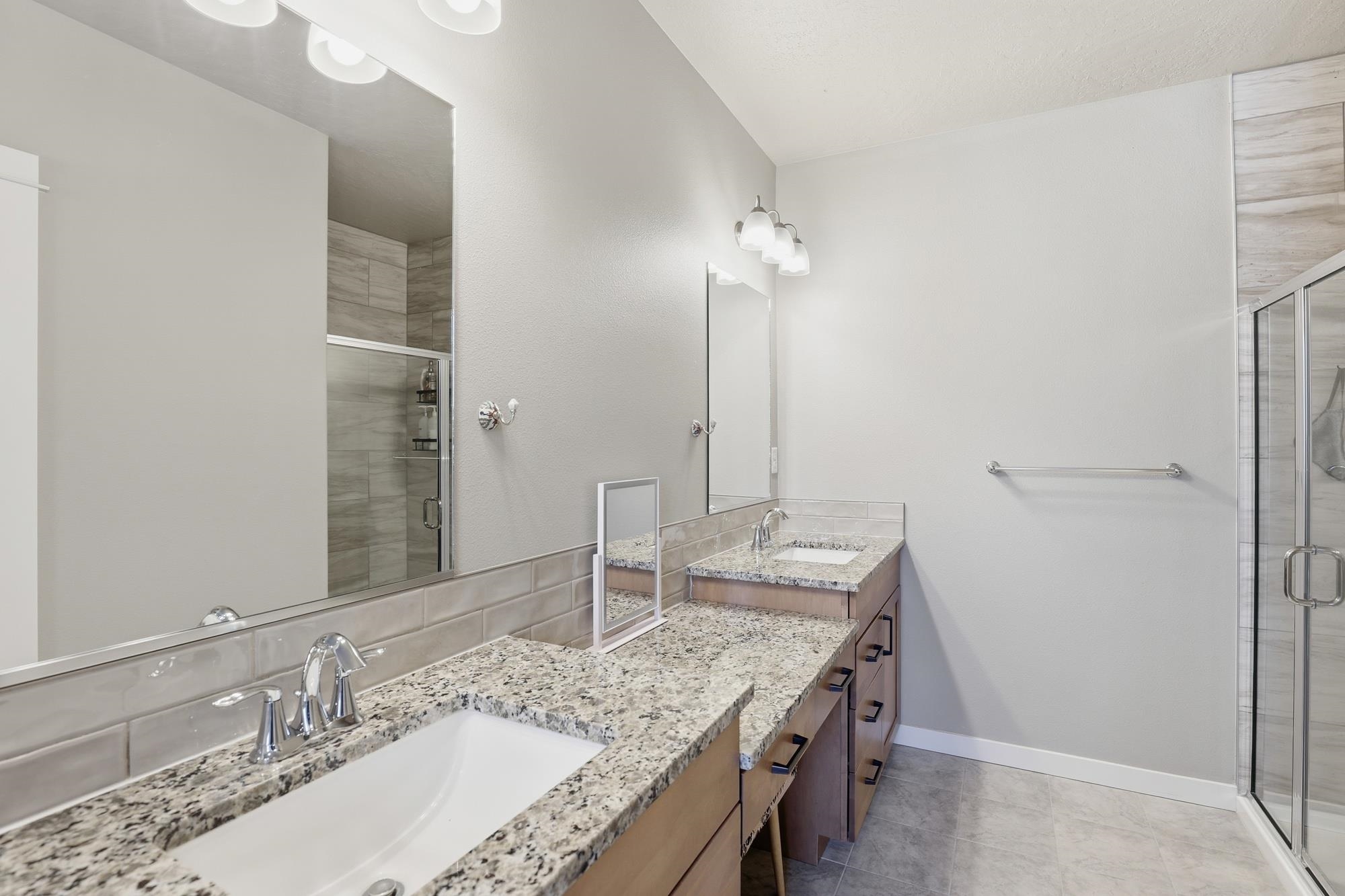 15 E 12th St - Photo 14
