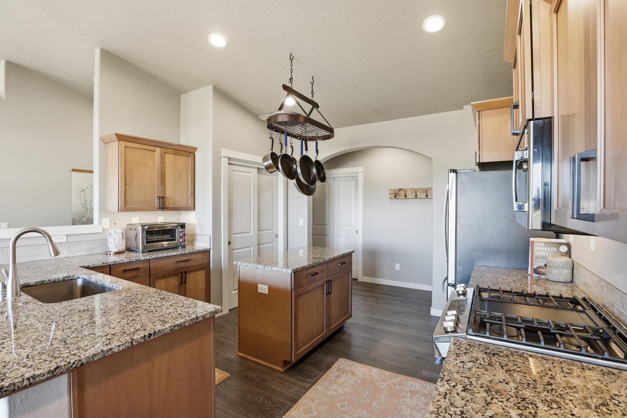 15 E 12th St - Photo 10