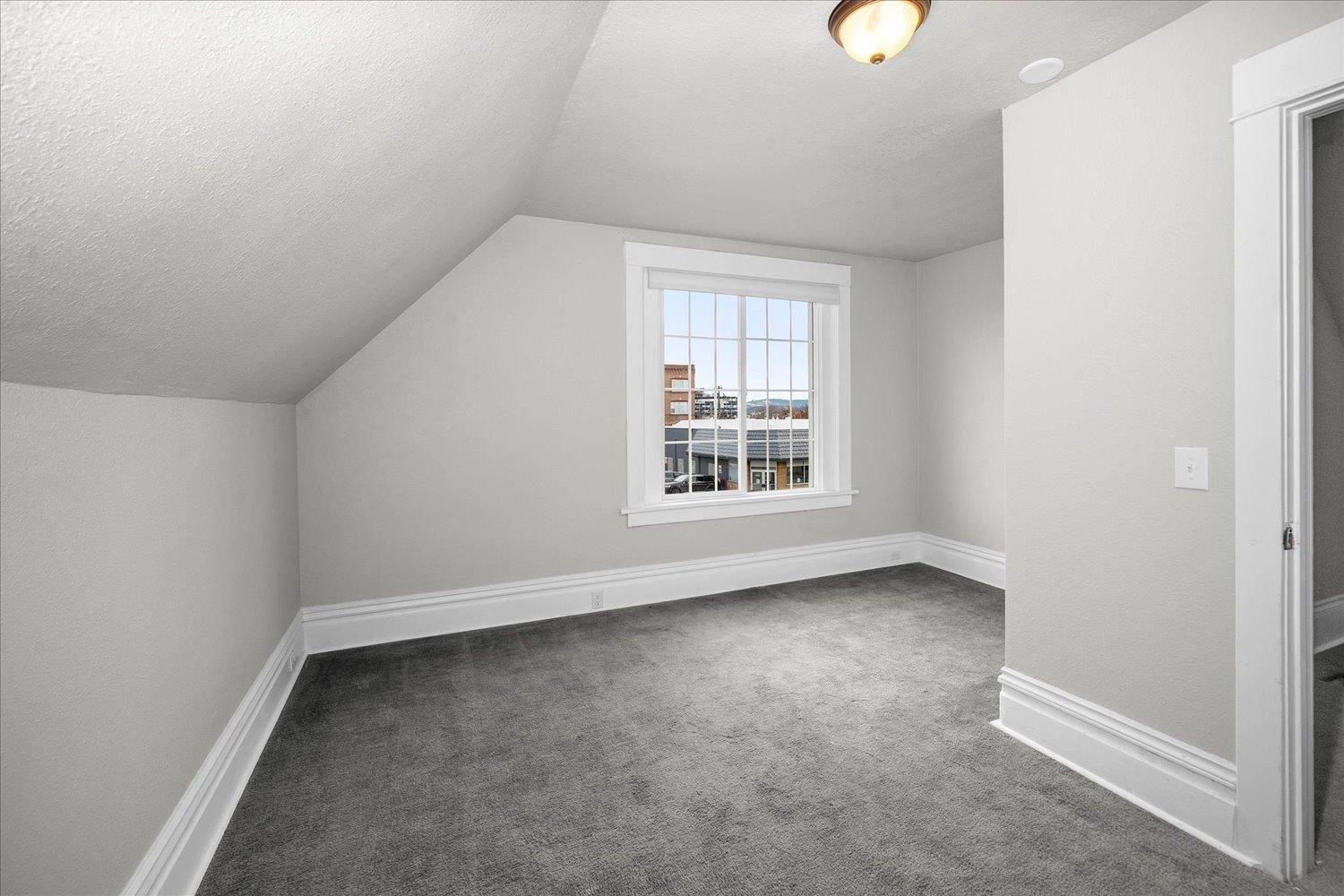 1327 N Howard St - Photo 17