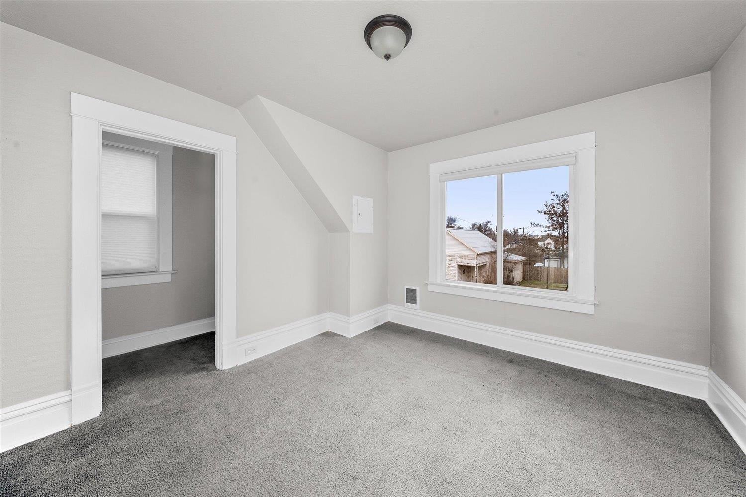 1327 N Howard St - Photo 19