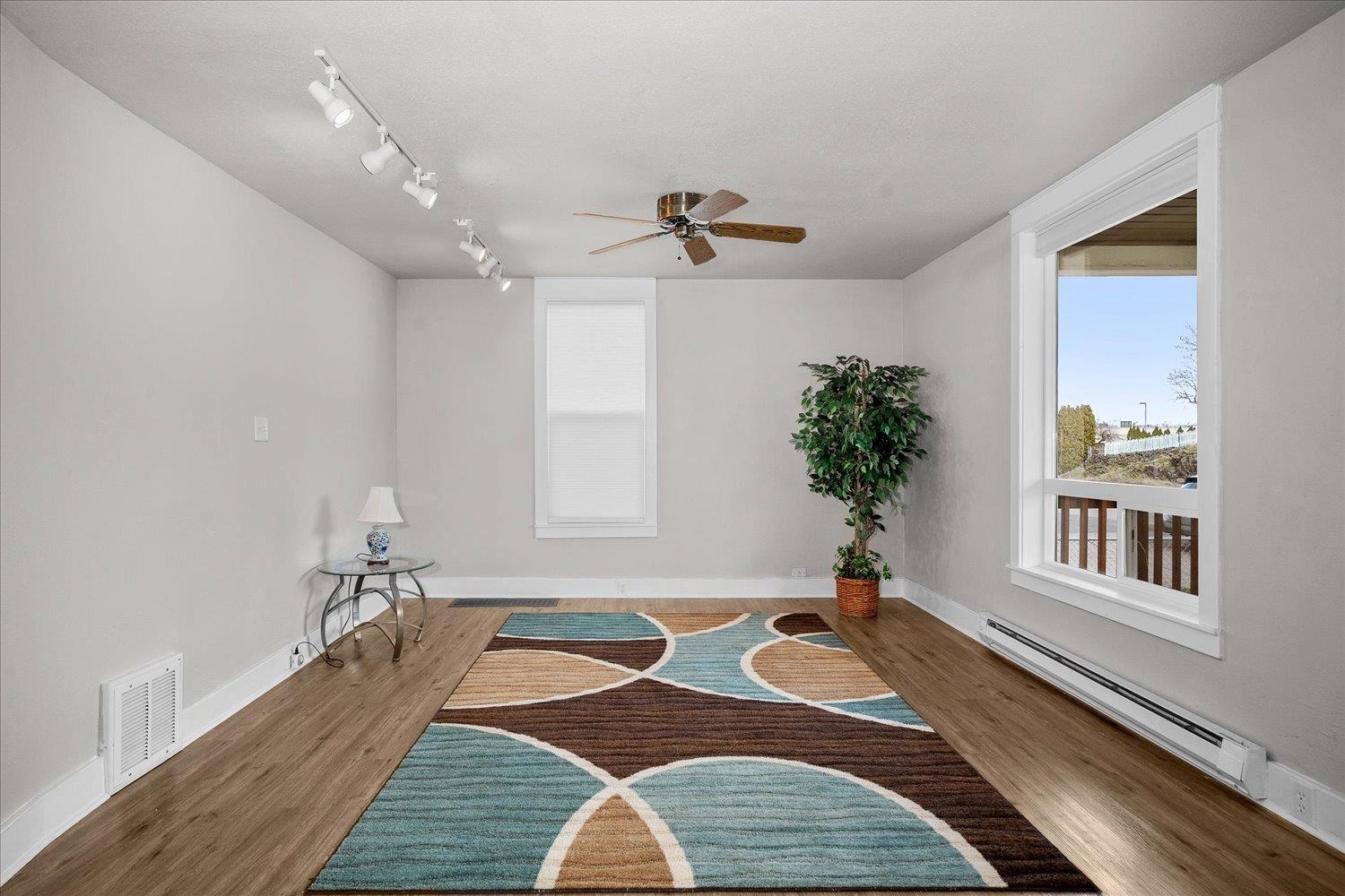 1327 N Howard St - Photo 6