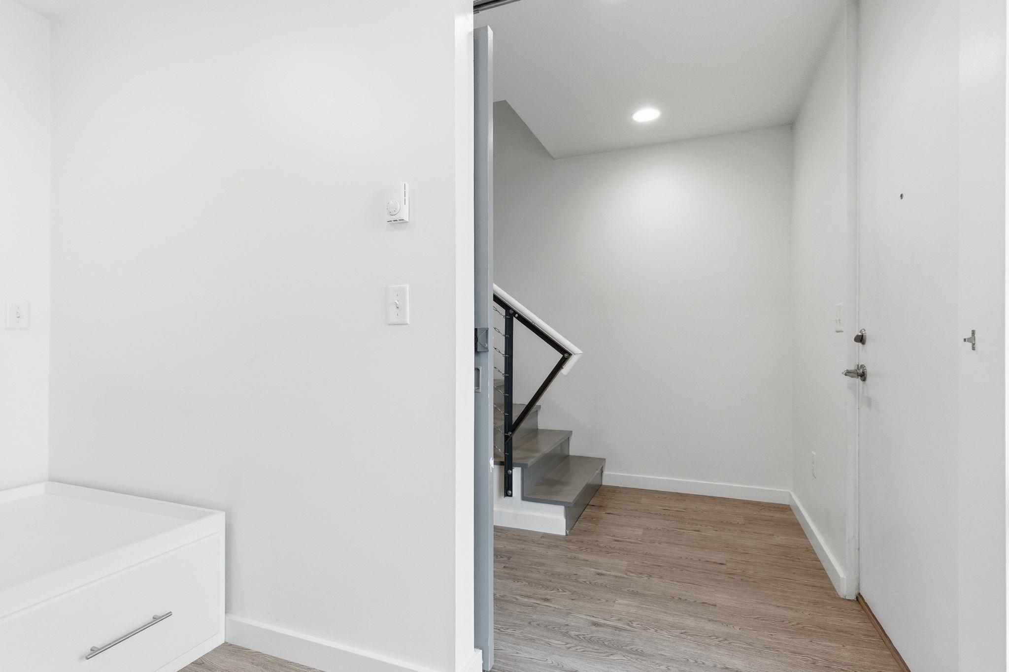904 E Indiana Ave - Photo 5