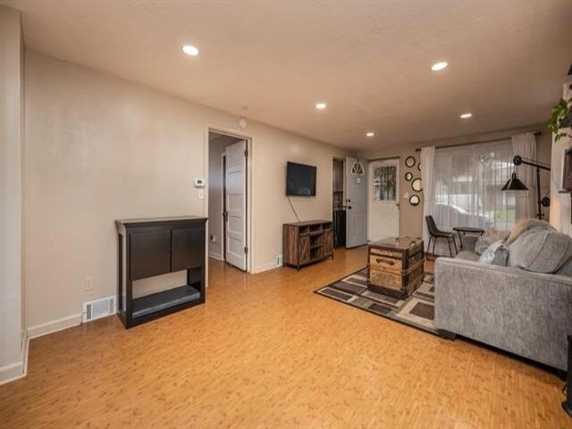 1813 W MISSION Ave - Photo 7