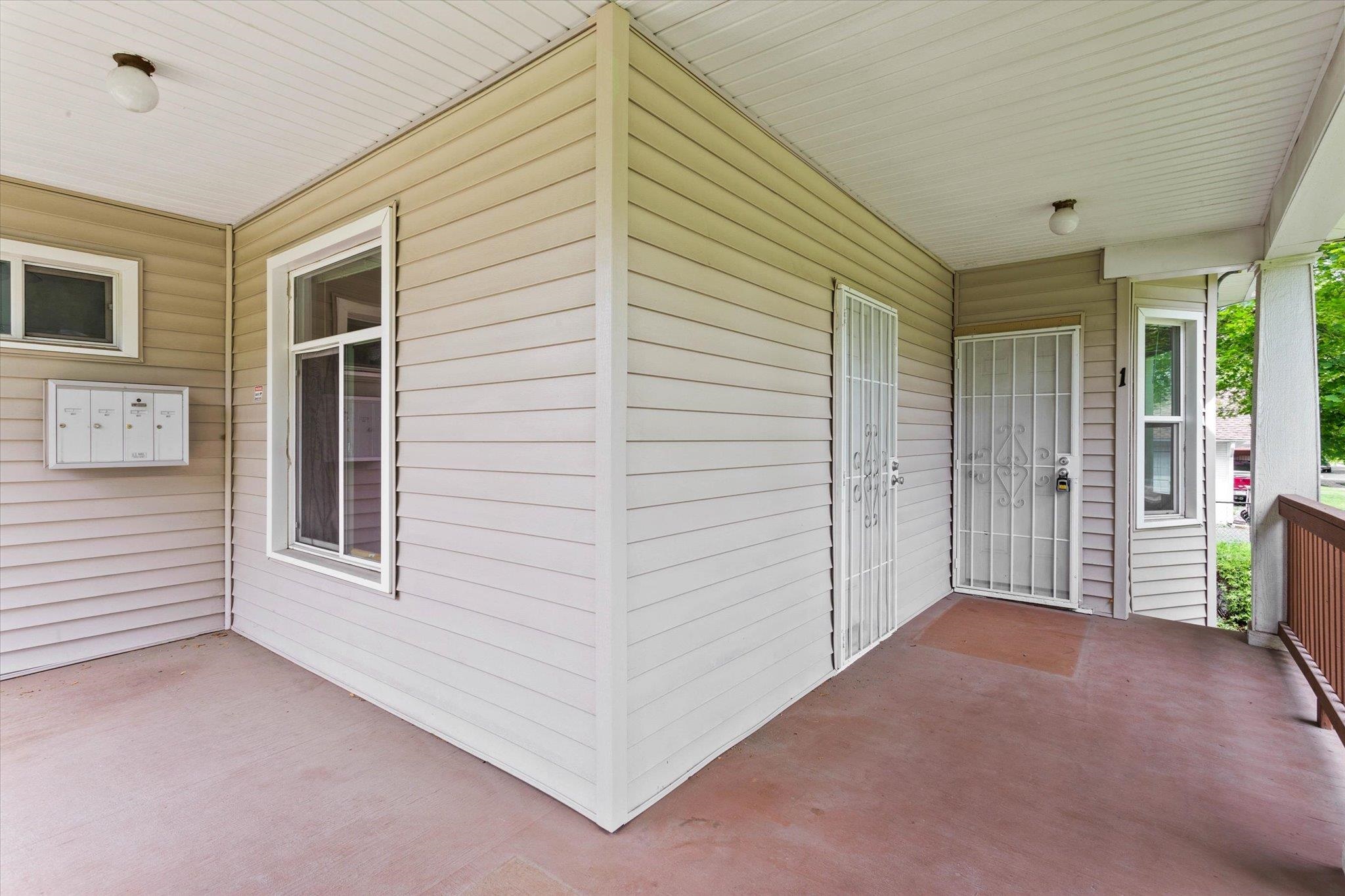 902 W Mansfield Ave - Photo 3