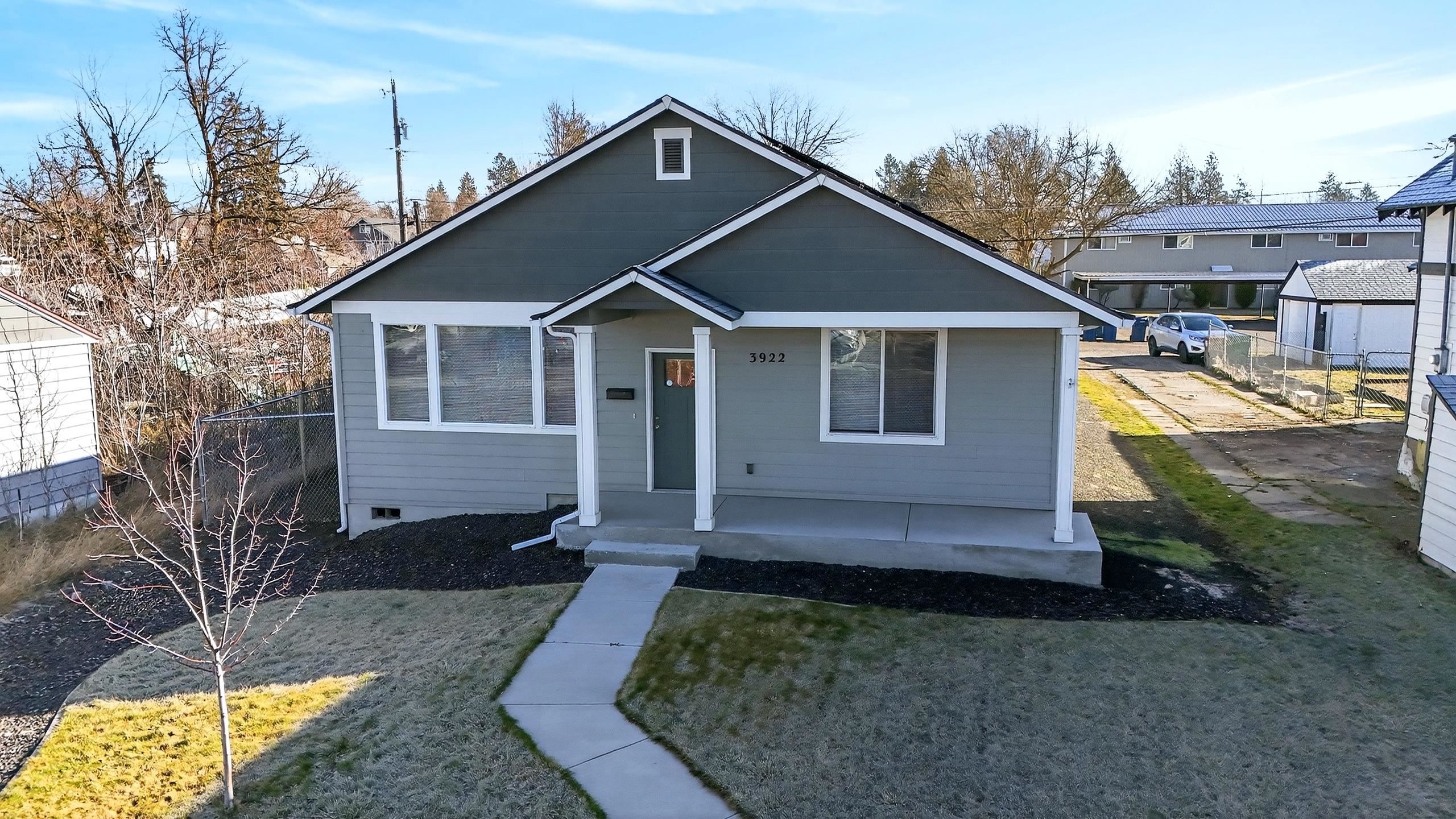 3922 N Maple St - Photo 1