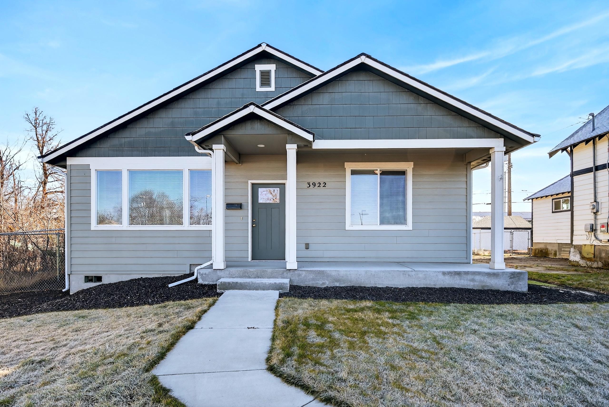 3922 N Maple St - Photo 2