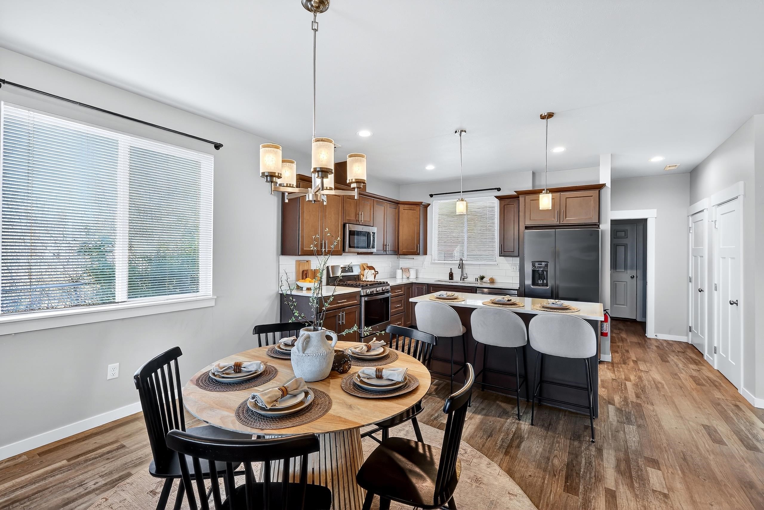 3922 N Maple St - Photo 9