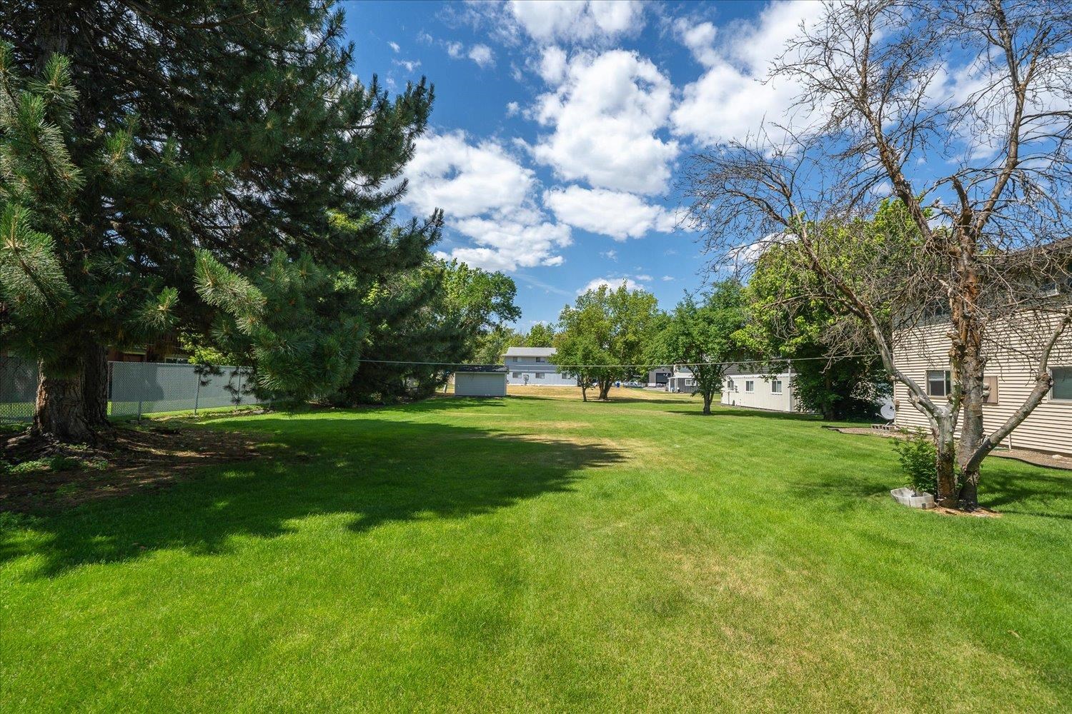 12218 E LENORA Dr - Photo 8
