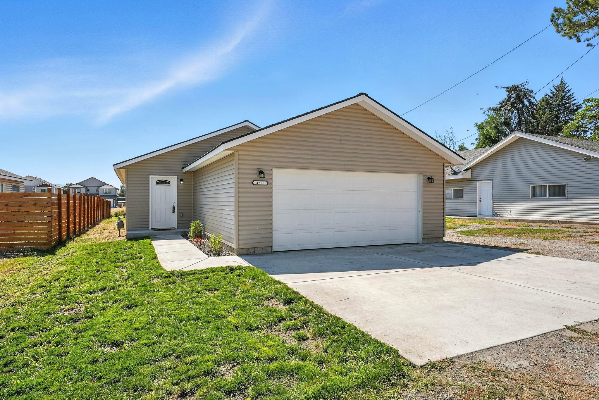 4720 E Frederick Ave - Photo 1