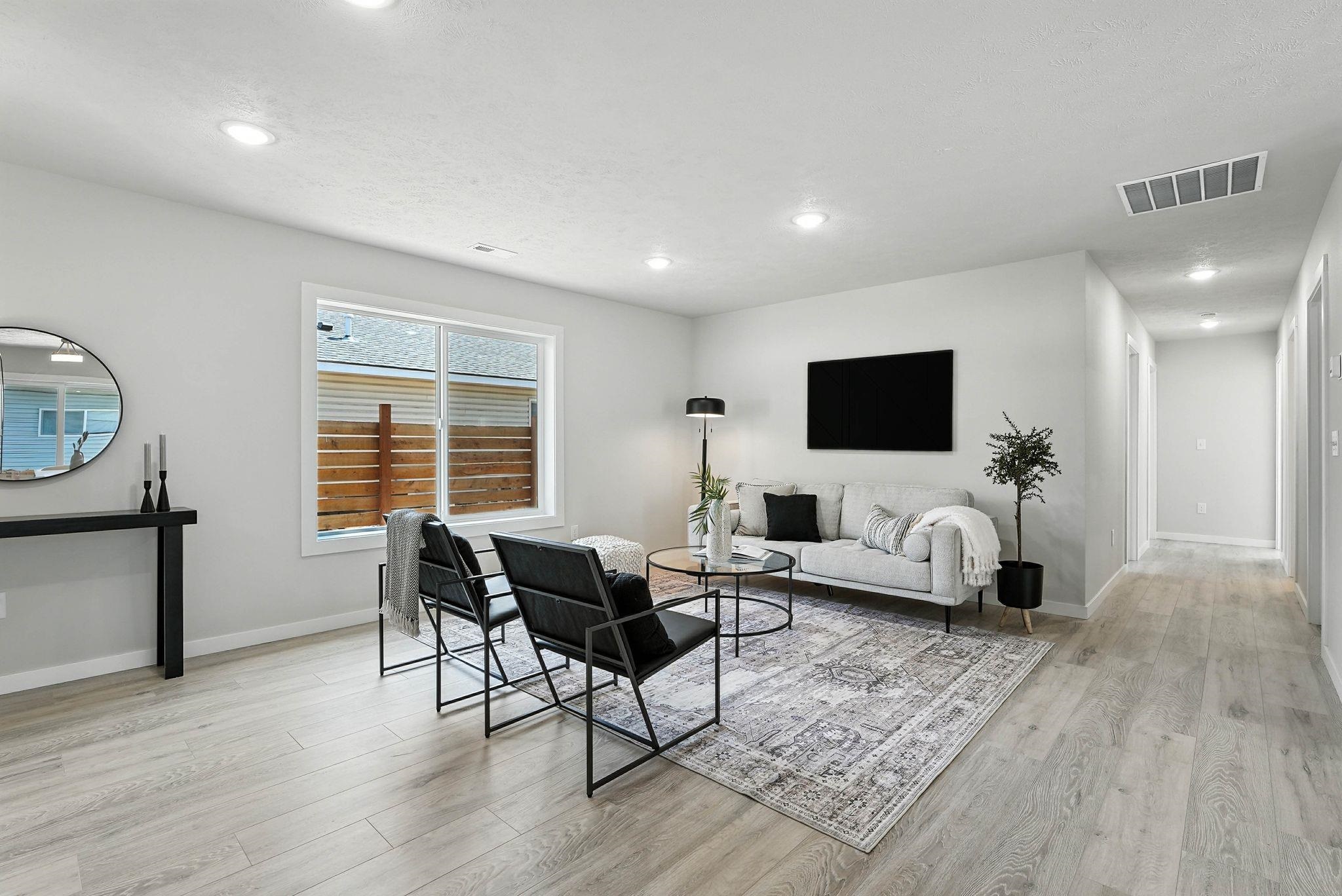 4720 E Frederick Ave - Photo 3
