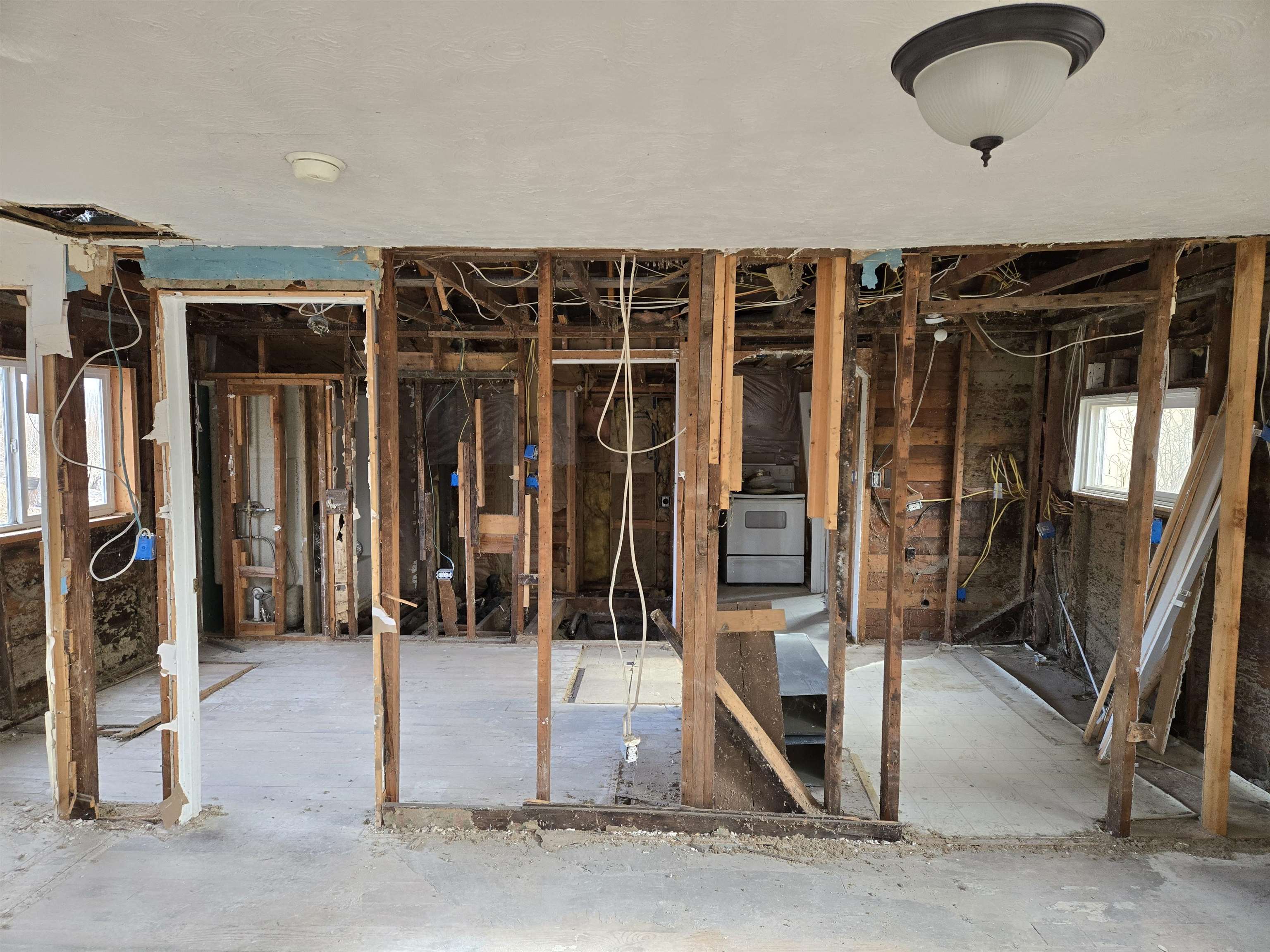 606 N Victoria St - Photo 4