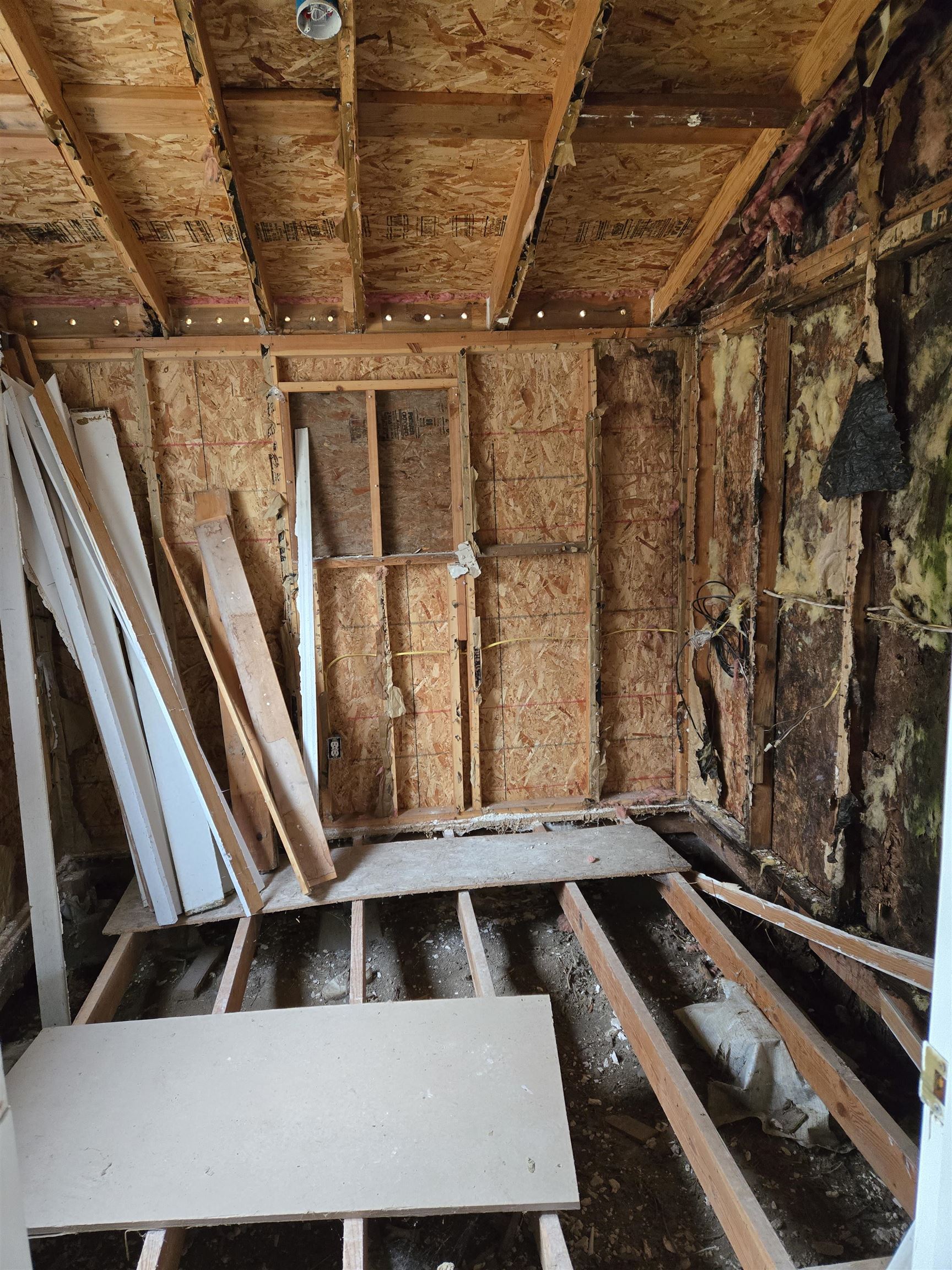 606 N Victoria St - Photo 8