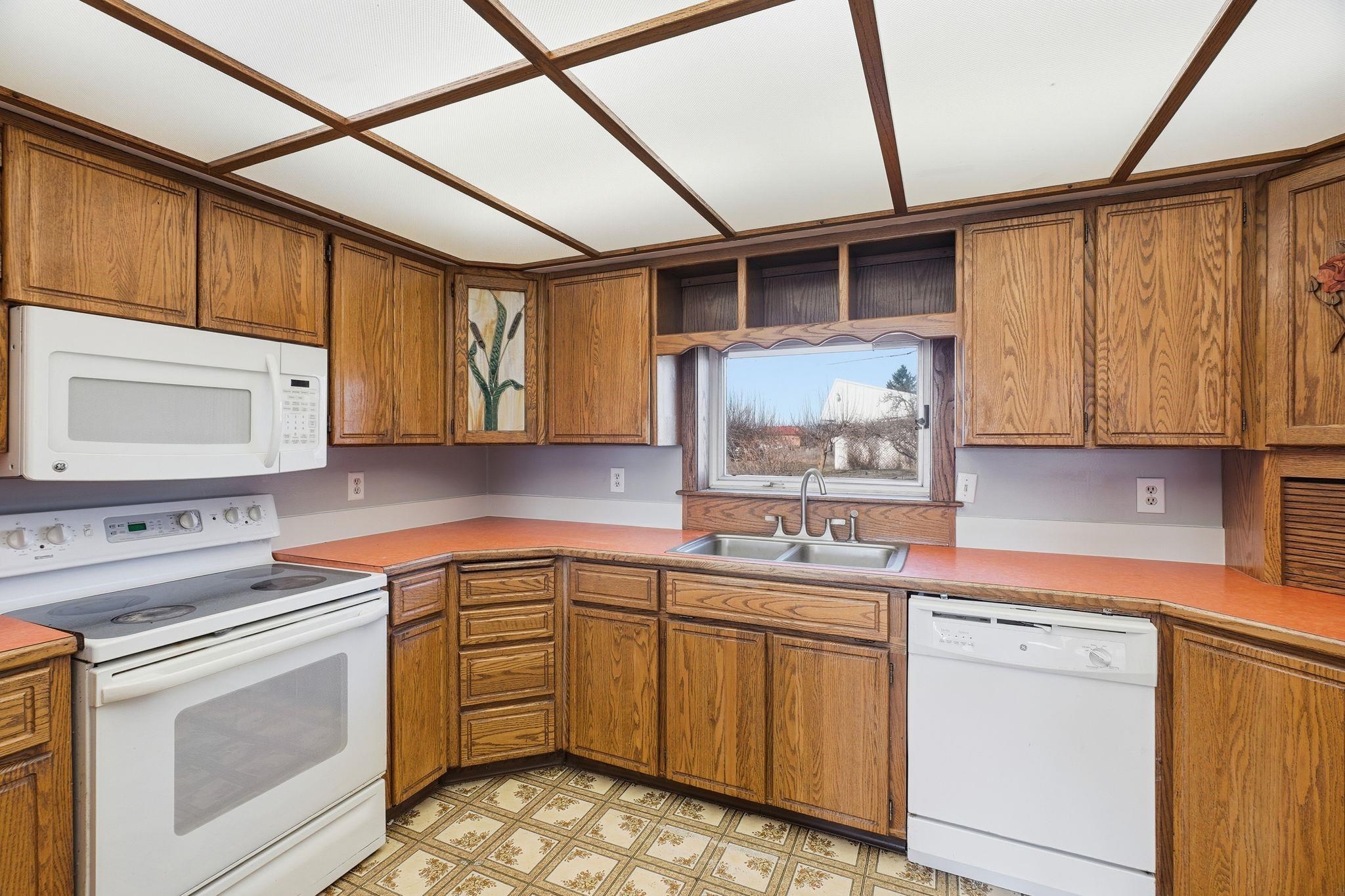 10001 E Bigelow Gulch Rd - Photo 10
