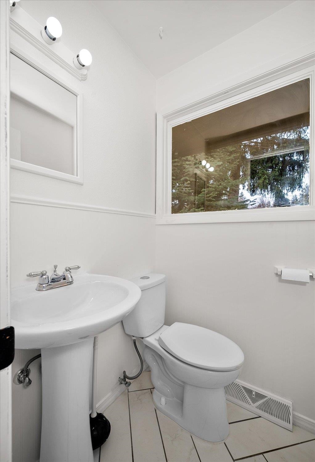 1307 S Crestline St - Photo 15