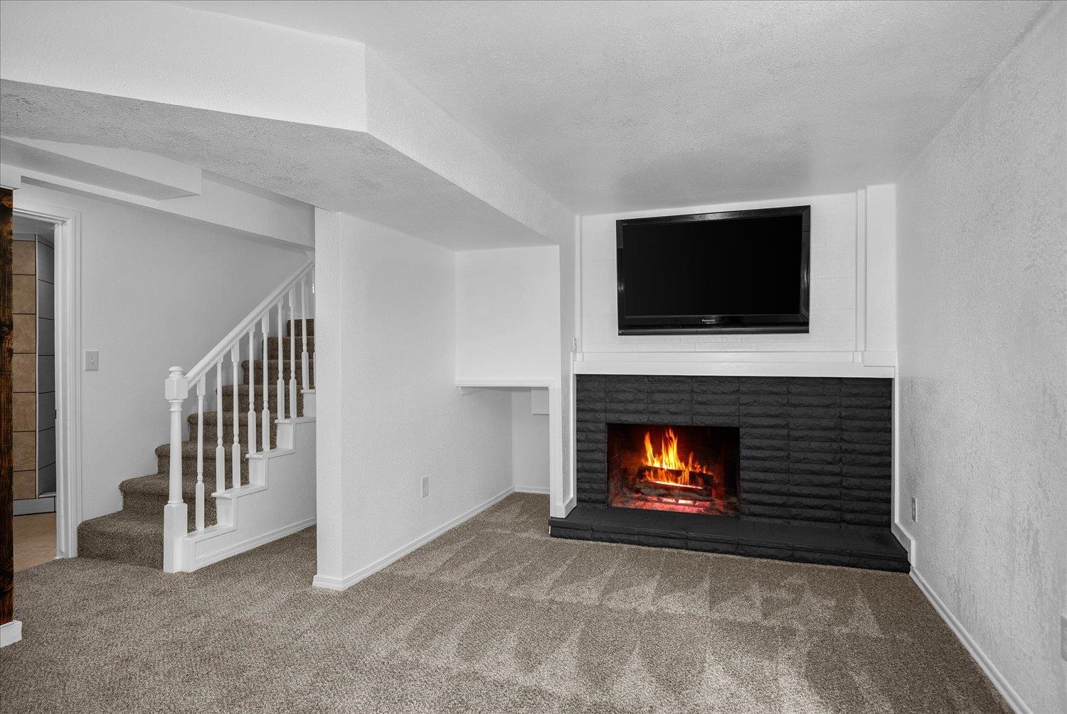 1307 S Crestline St - Photo 26