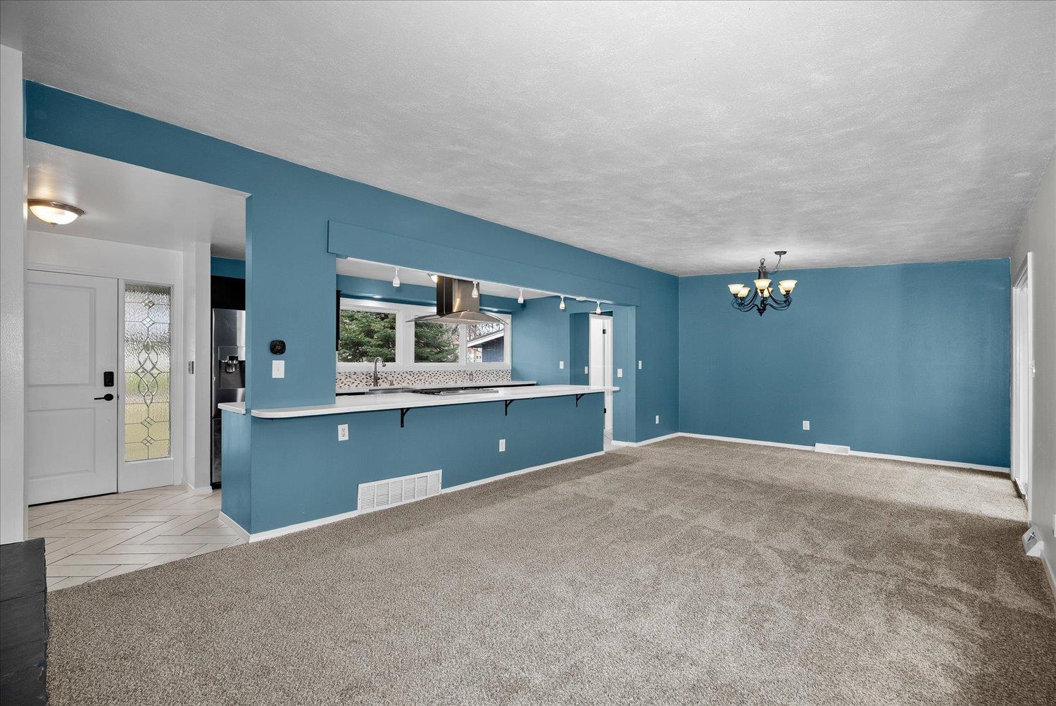 1307 S Crestline St - Photo 4