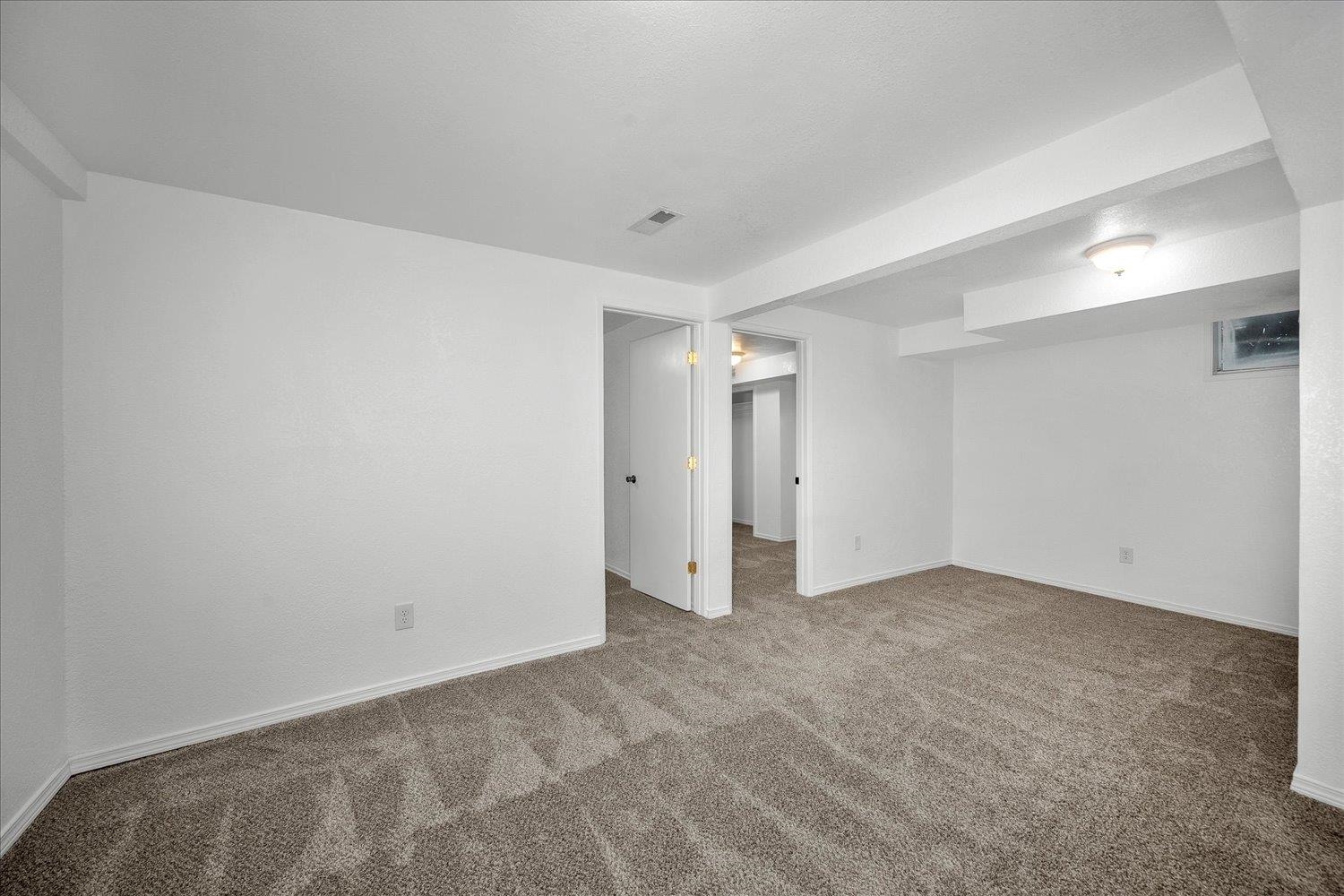 1307 S Crestline St - Photo 32