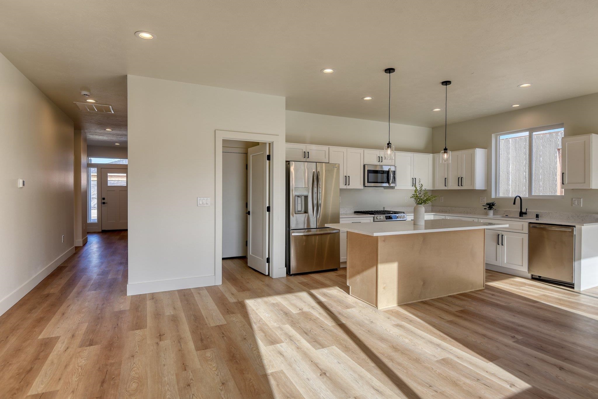 17802 E 3rd Ln - Photo 5