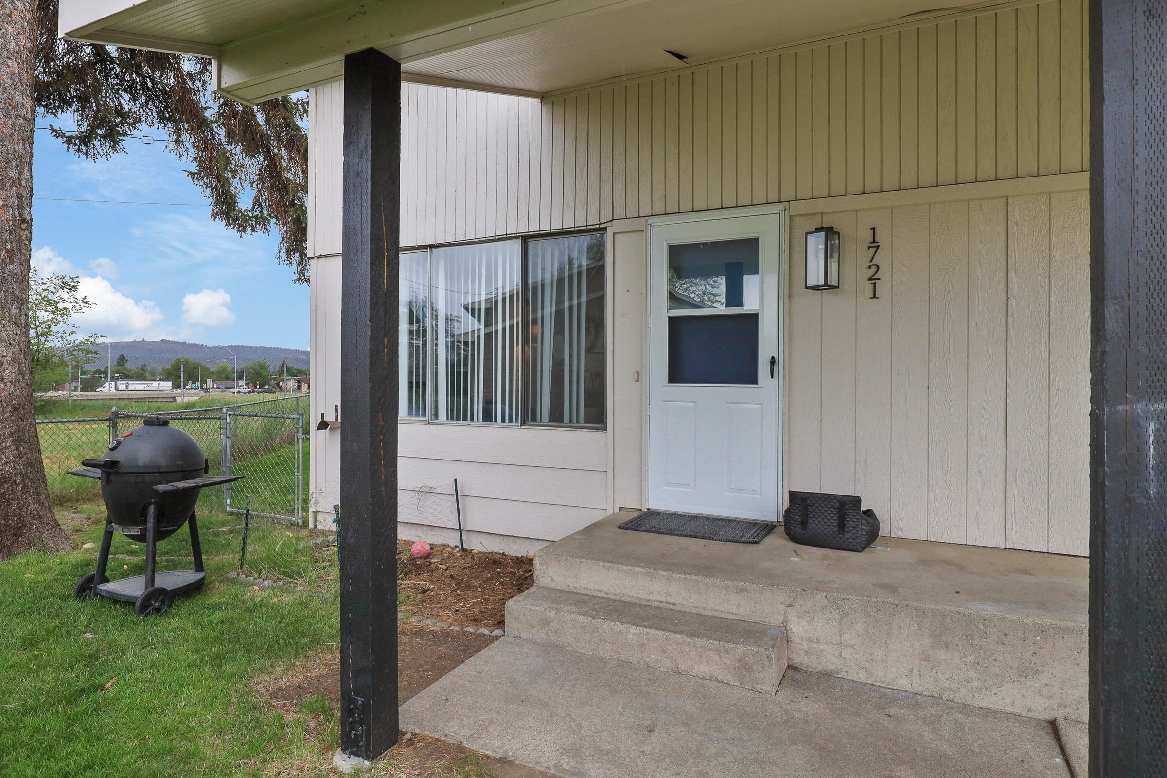 1719 N Willow Rd - Photo 4